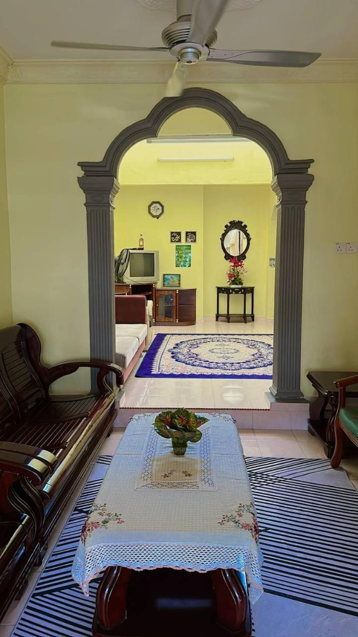 Mama Ija Homestay Islamic Arau photo 2