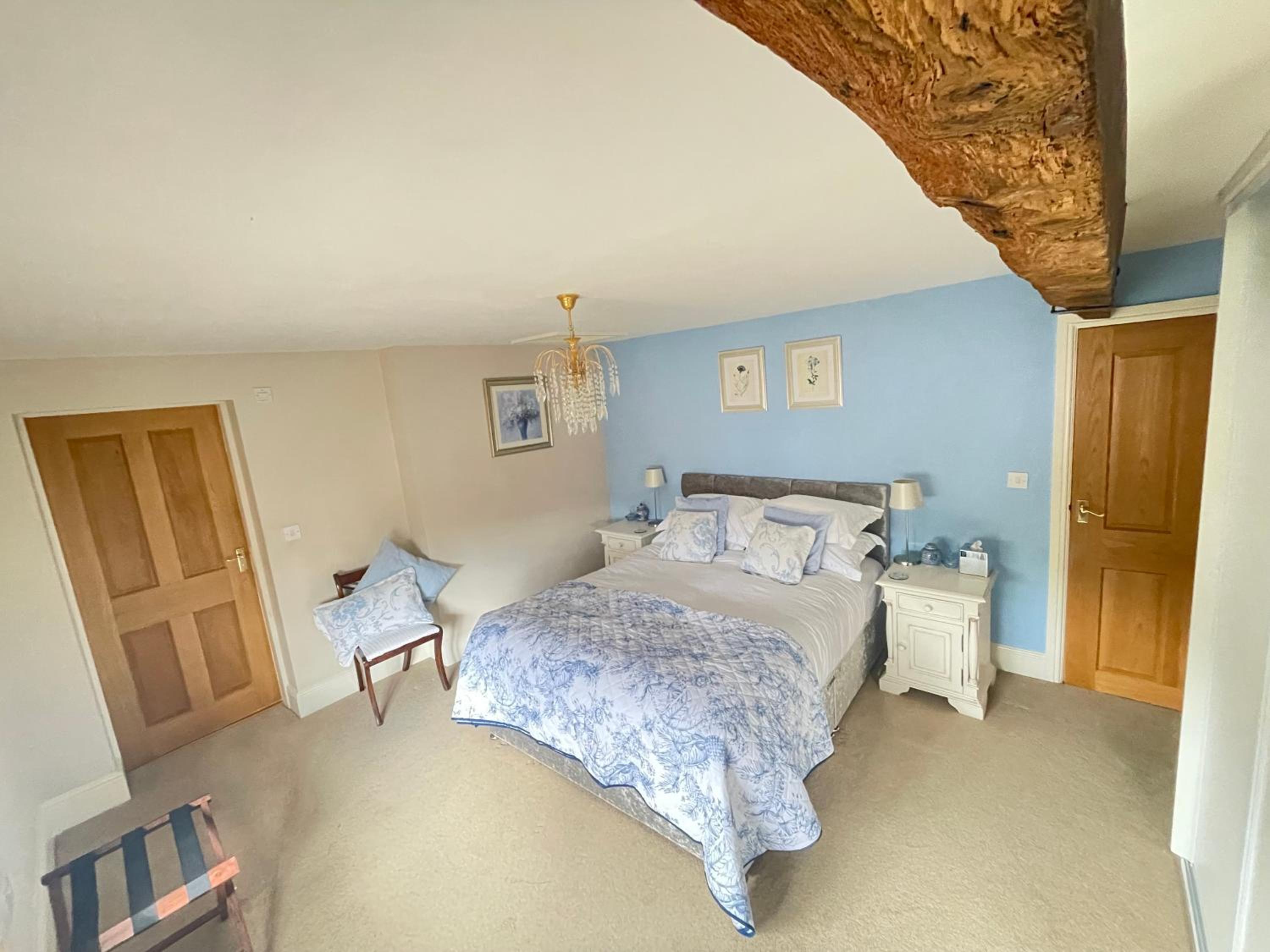 Eagle House - Award Winning B&B and Apartment