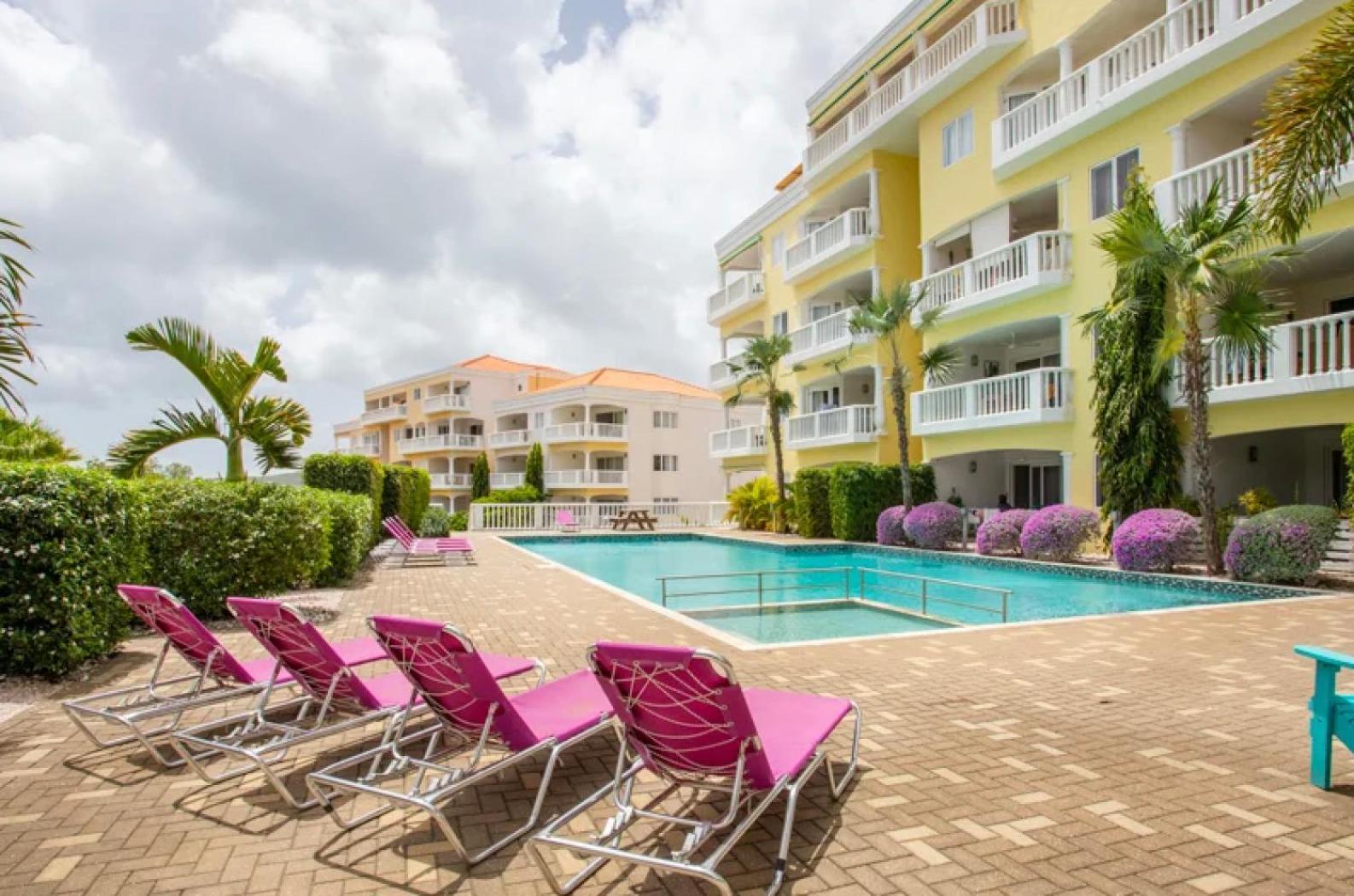 Blue Bay Beach Dushi 35