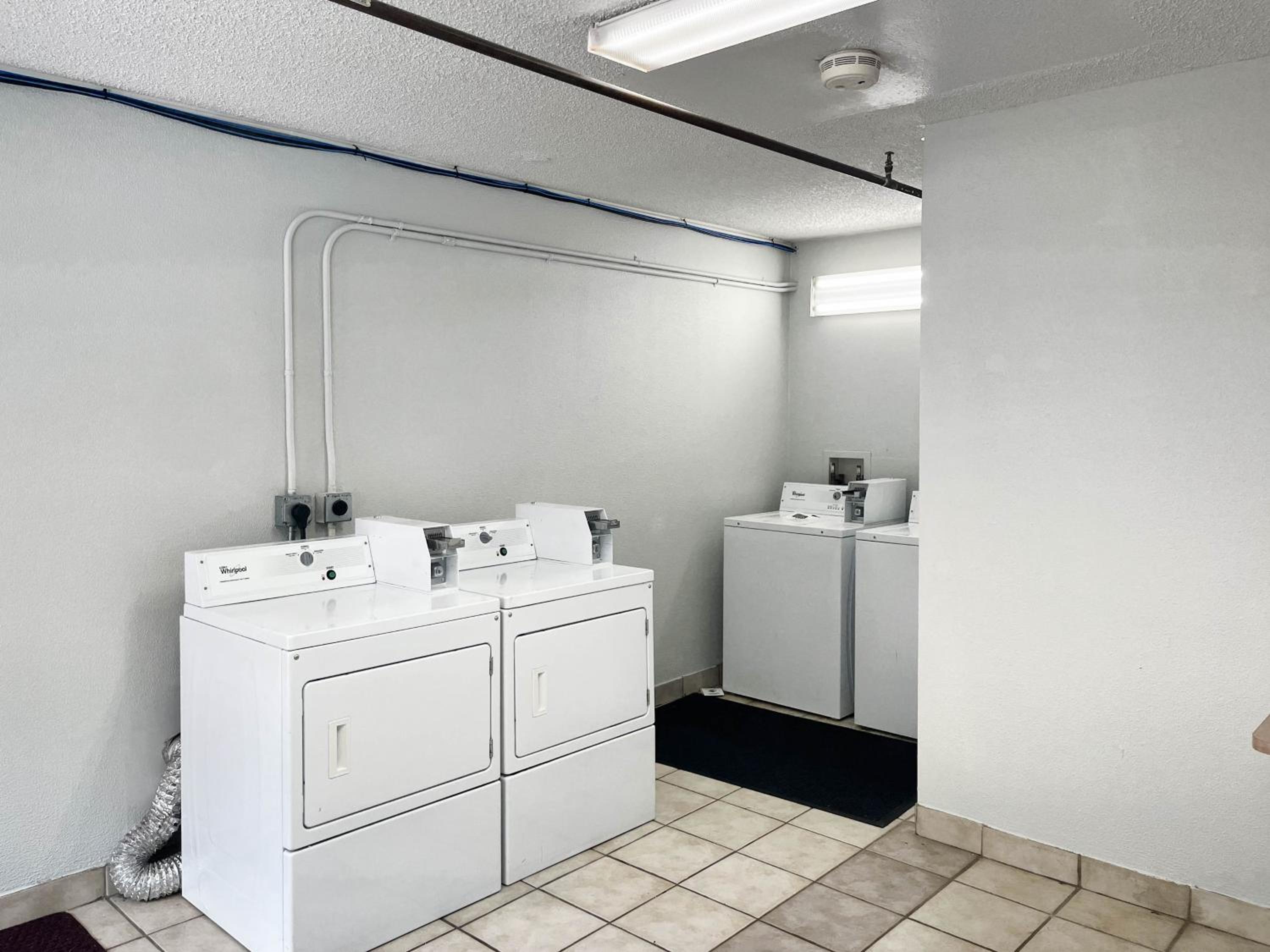 Studio 6 Suites Dayton OH Englewood view 3