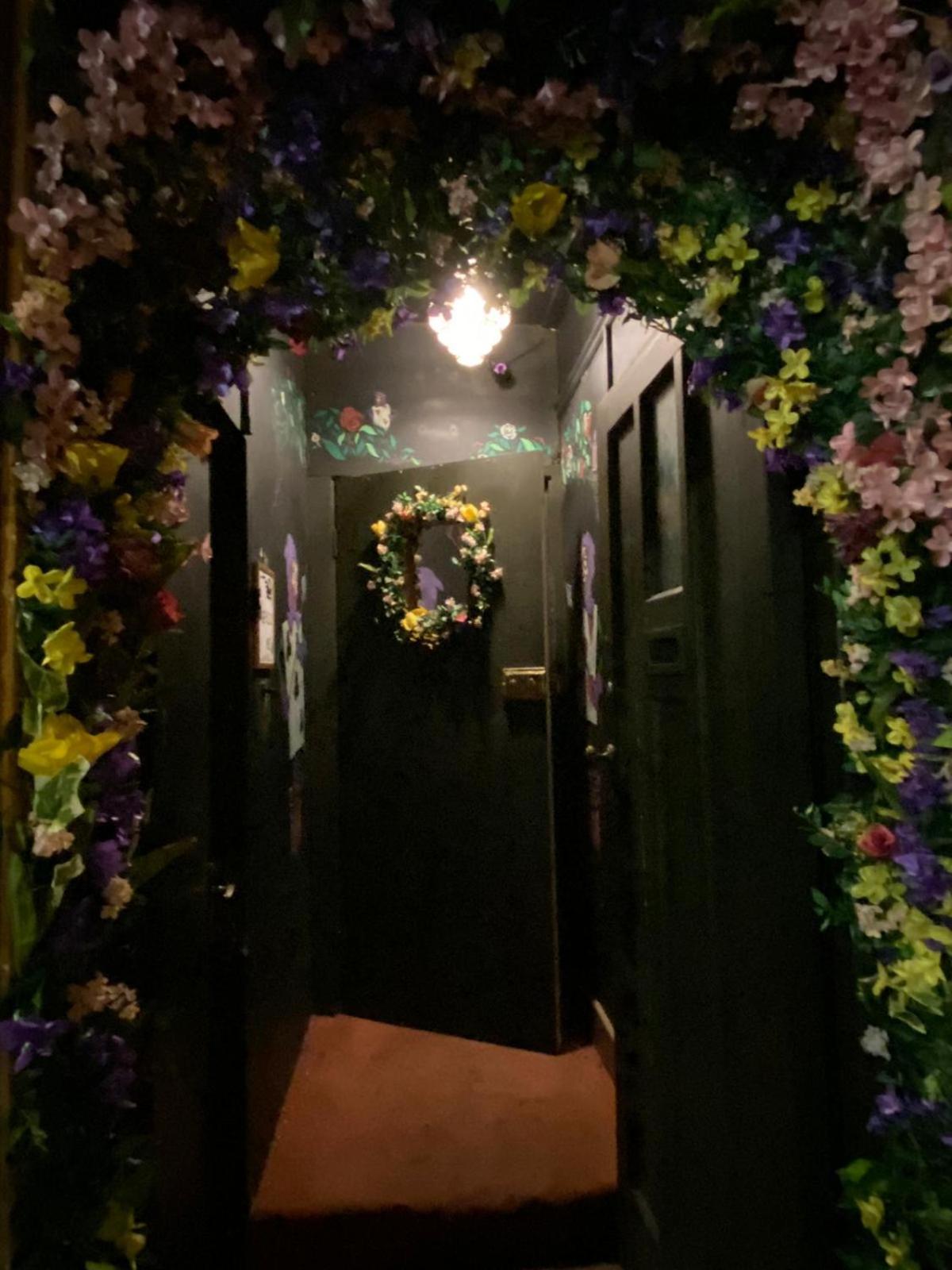 Oxford Vacations - The Mad Hatter's Guestrooms - Property Image 1