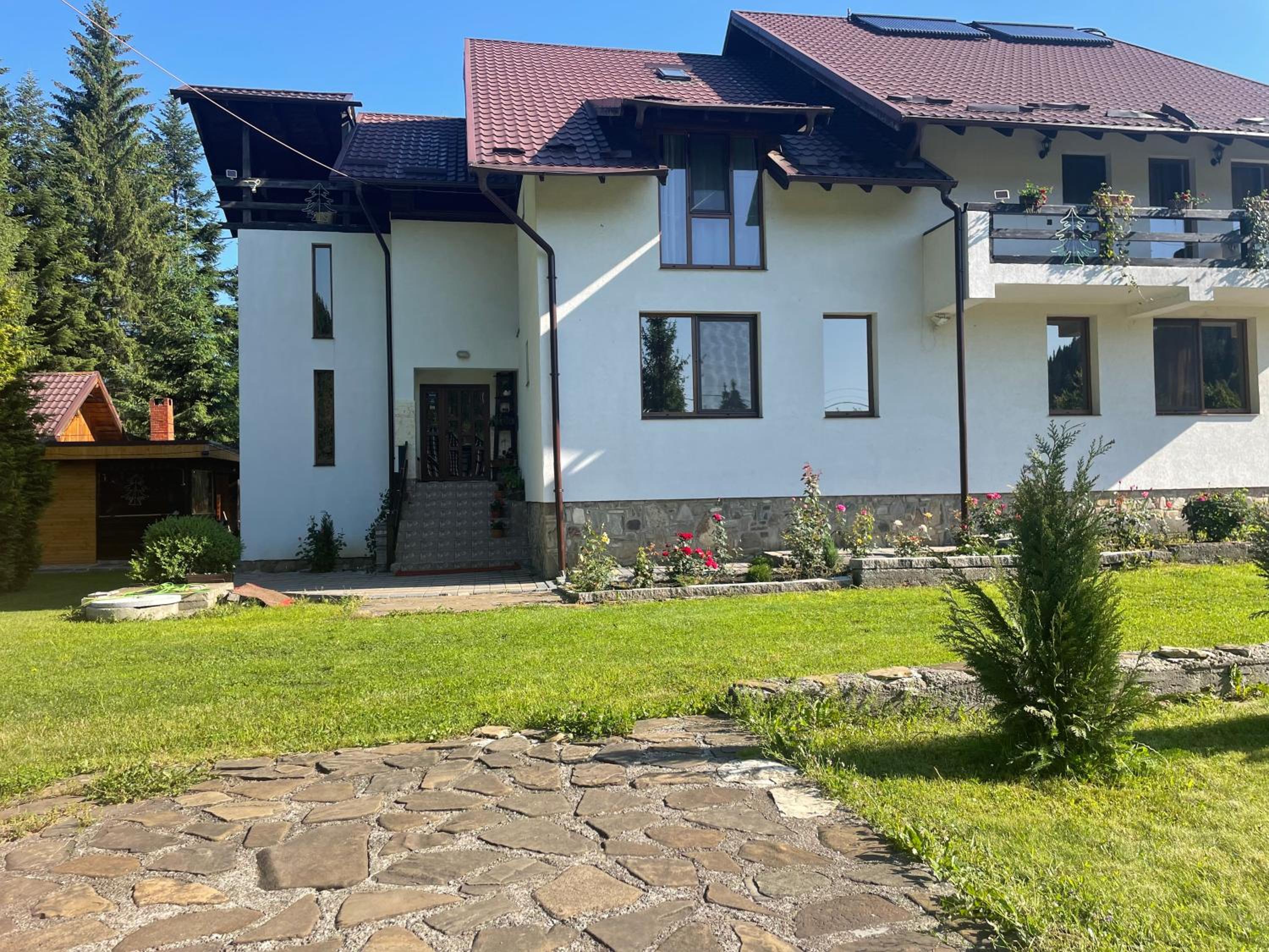Casa Voronet view 4