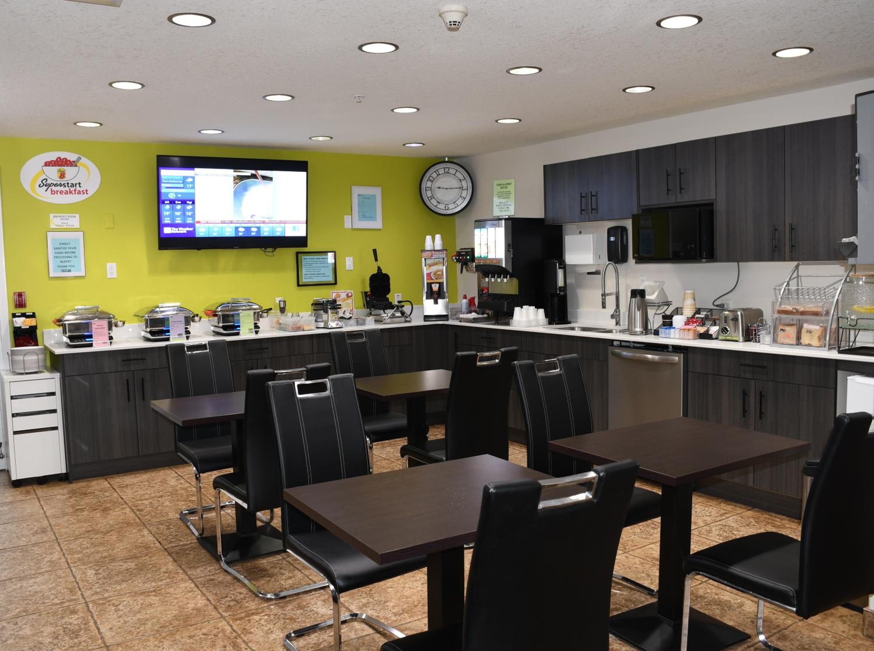 Super 8 by Wyndham Fort McMurray