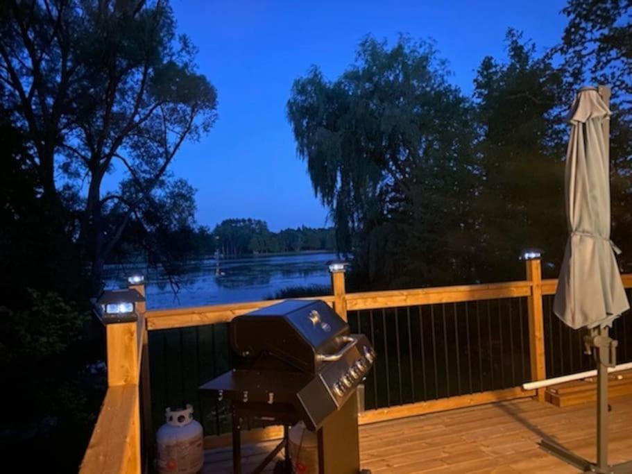Pigeon Lake Cottage