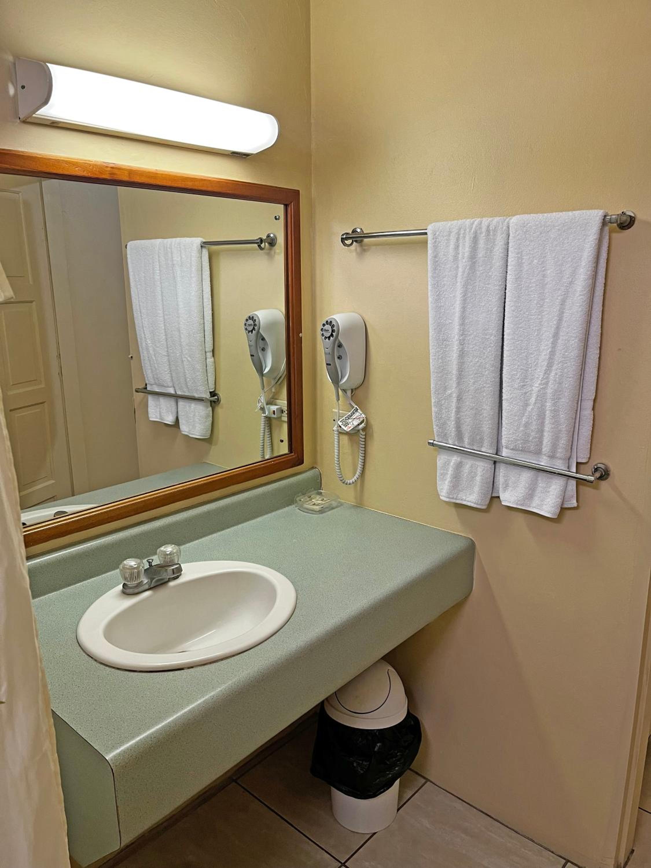 Sundeck Suites