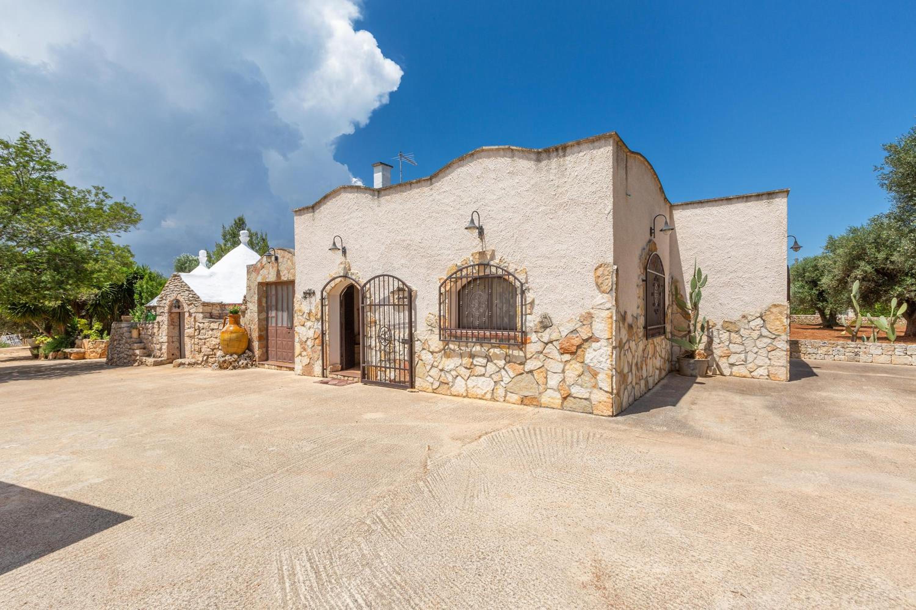 Trullo Kalia by BarbarHouse view 2