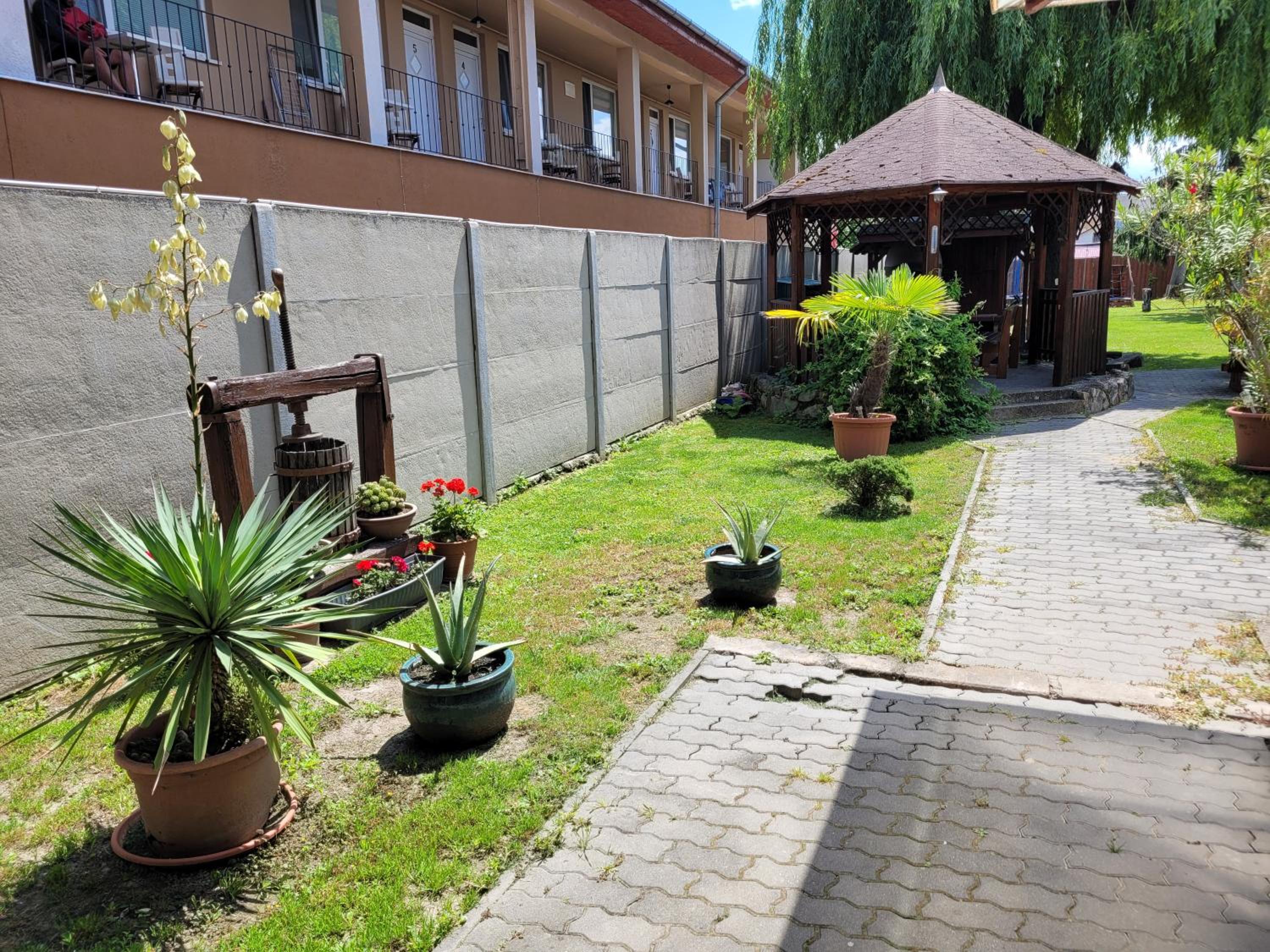 Photo 28