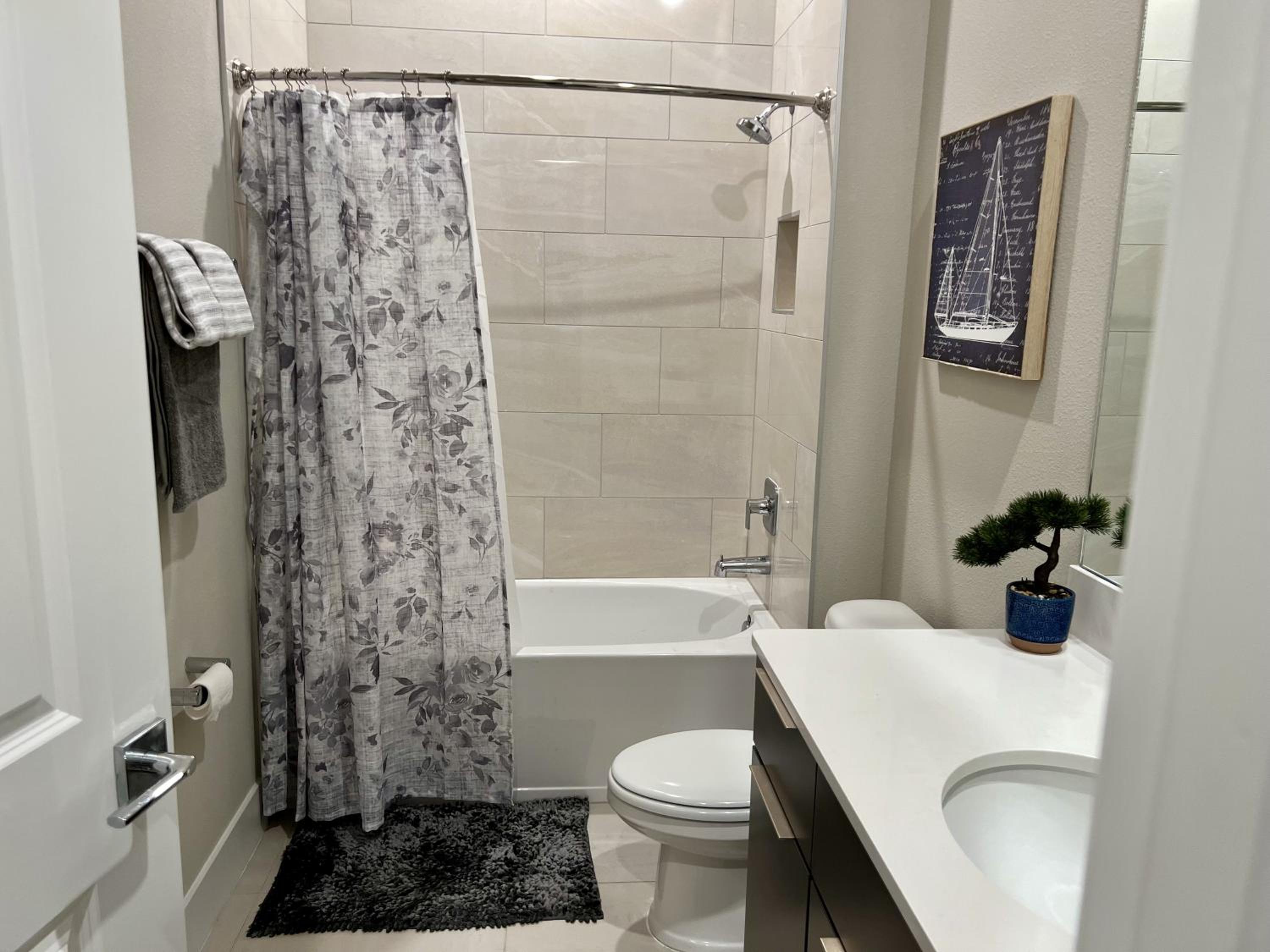 Luxury 4BR condo next to Disney view 5