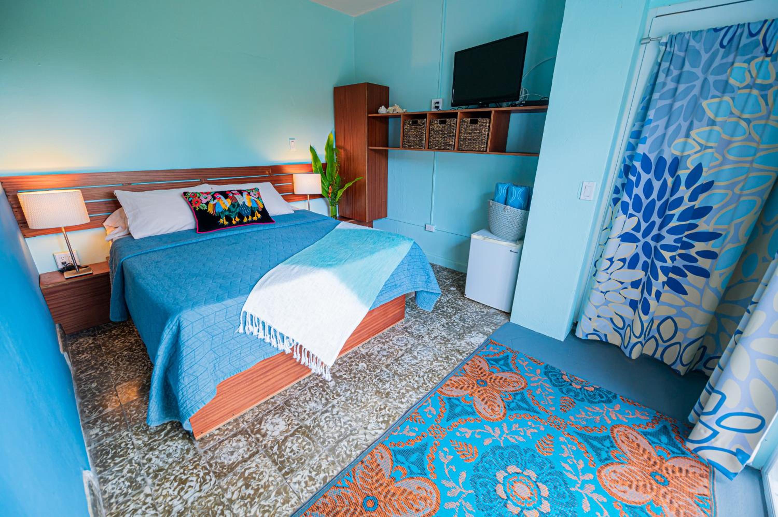 Casa de Amistad Guesthouse
