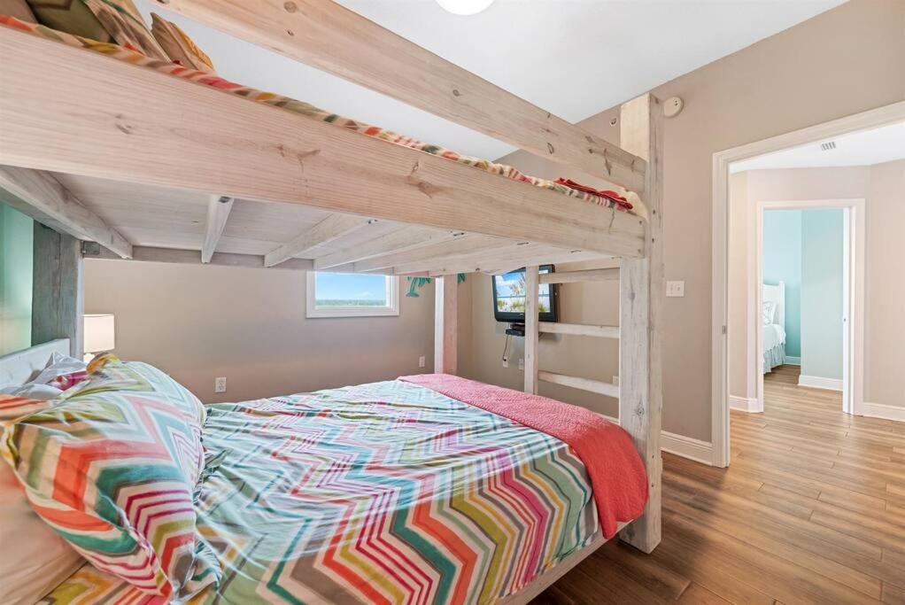 San Carlos 501-High-End Luxury-Beachfront-2 Free Beach Chairs wUmbrella