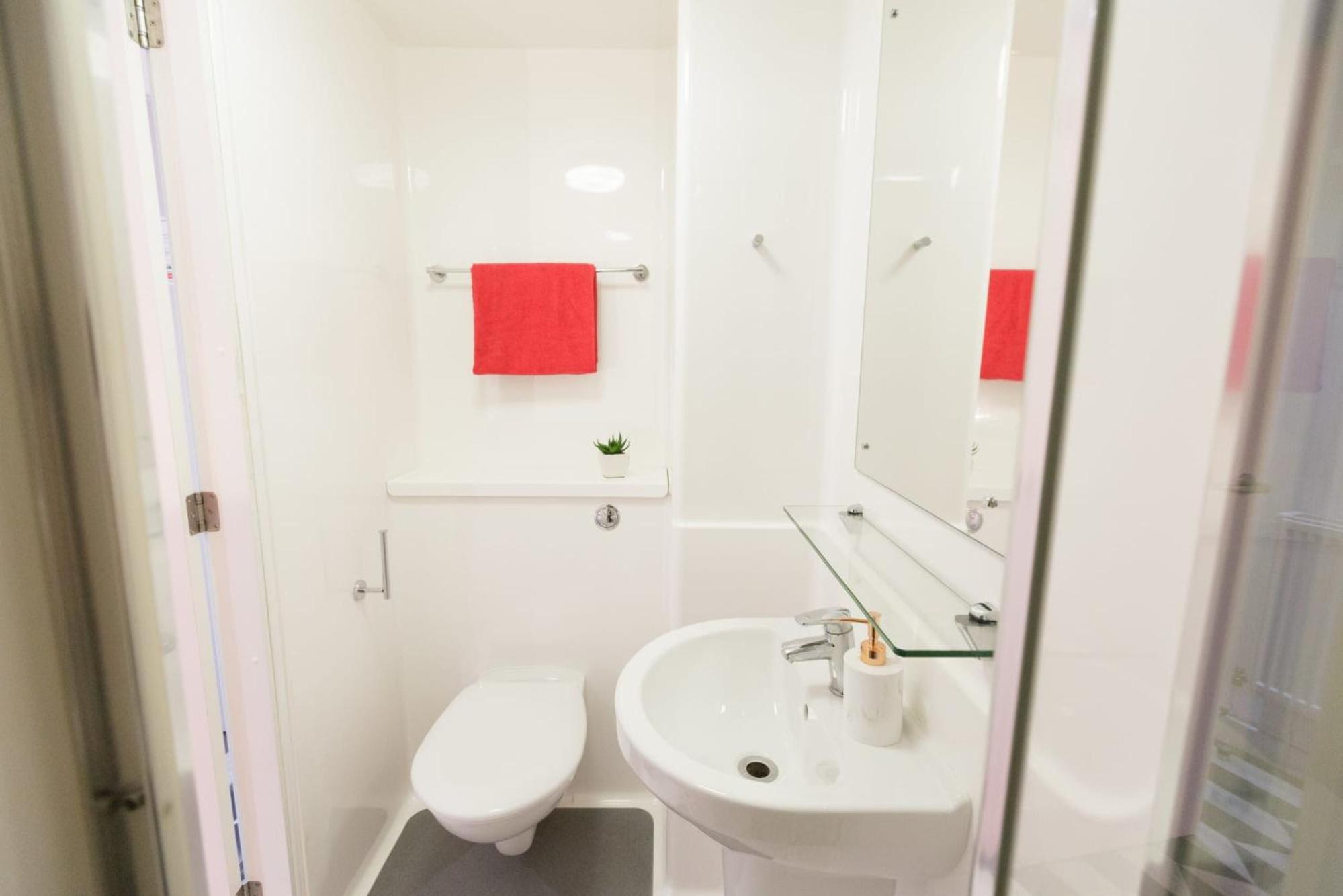 For Students Only Cosy Studios and Ensuites at New Cross in London