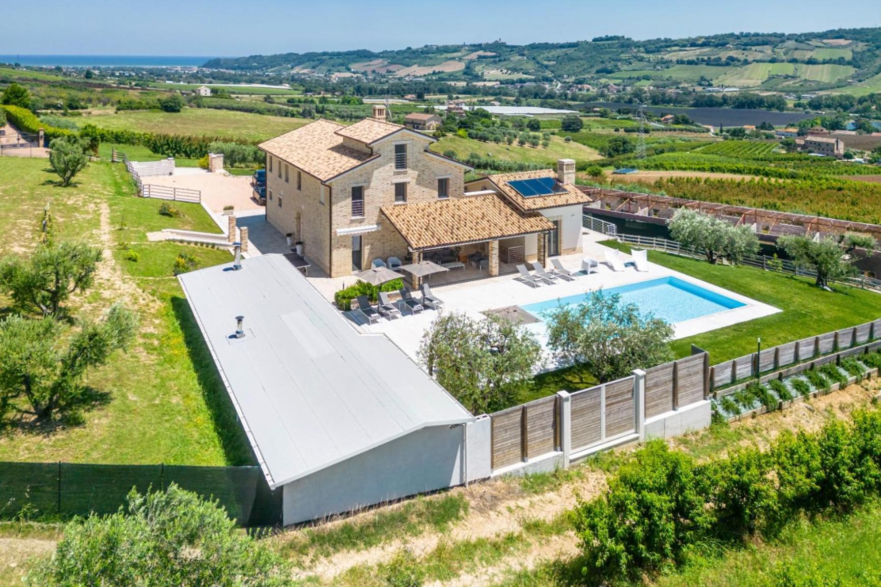Villa Amore di Ada - Modern Design Villa - AirCo, Private Pool & Near The Beach view 4