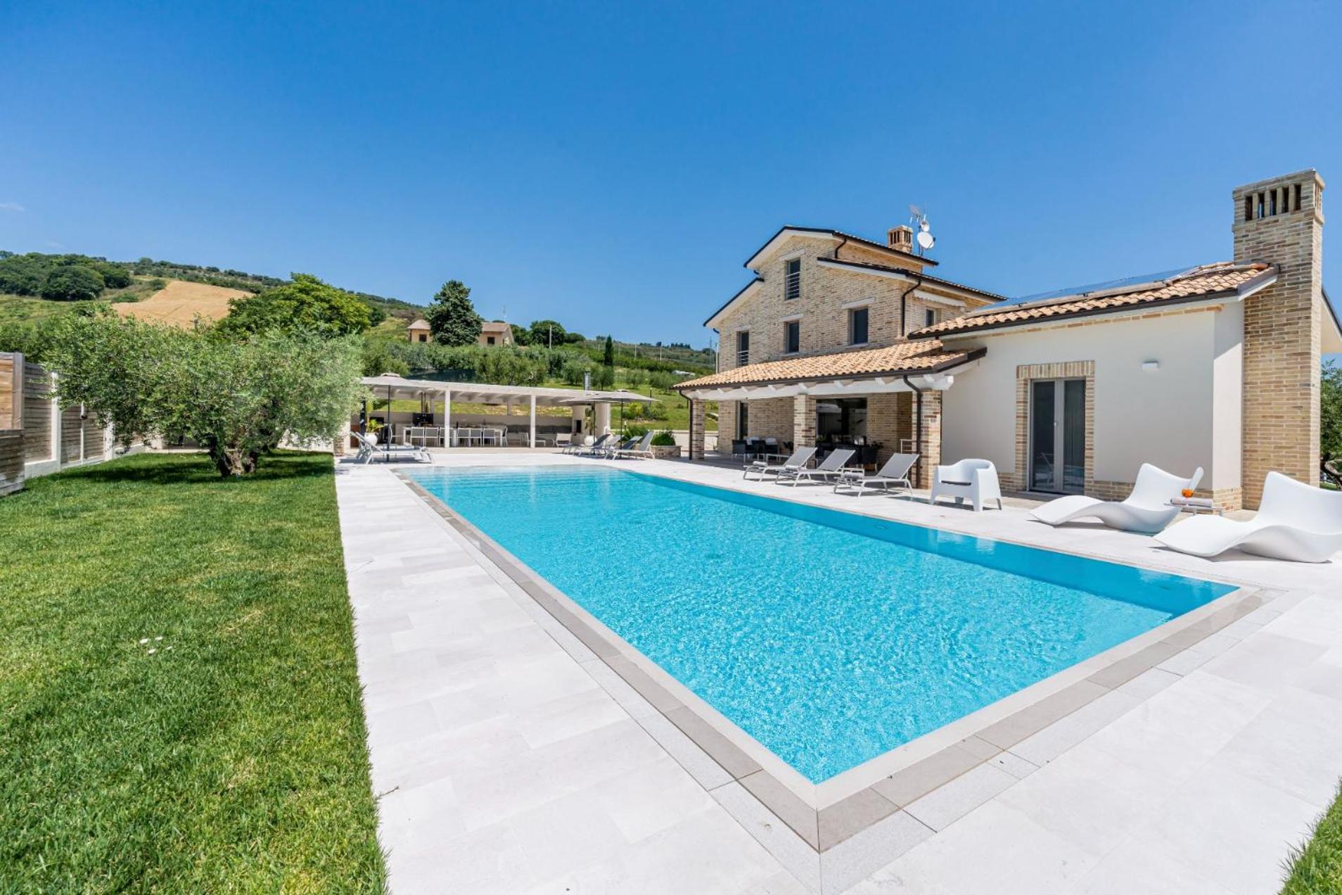 Villa Amore di Ada - Modern Design Villa - AirCo, Private Pool & Near The Beach view 3