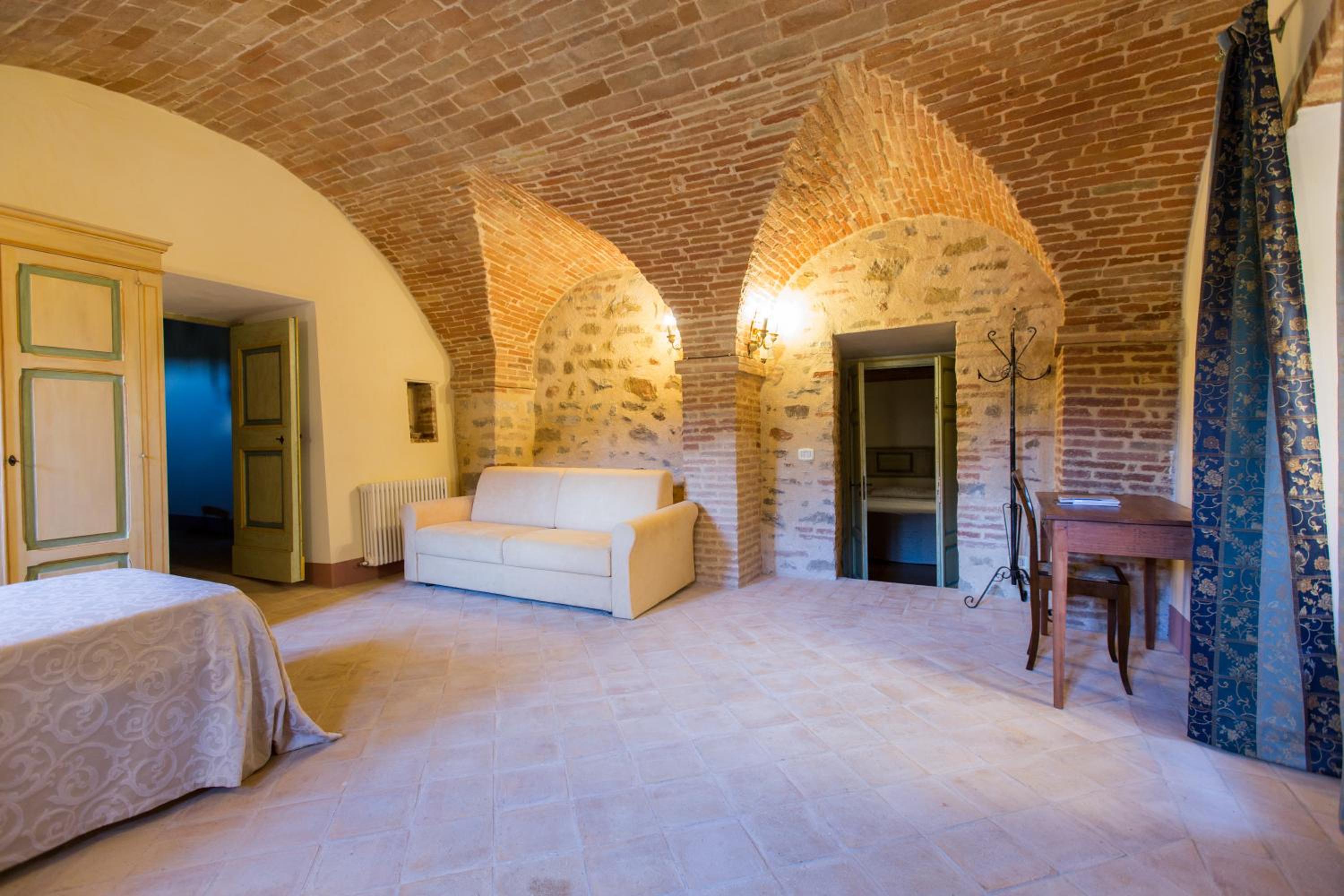 Borgo Colognola - Dimora Storica
