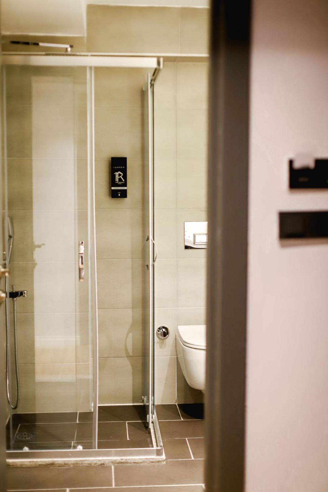 THE ROYALS HOTEL - Image 16