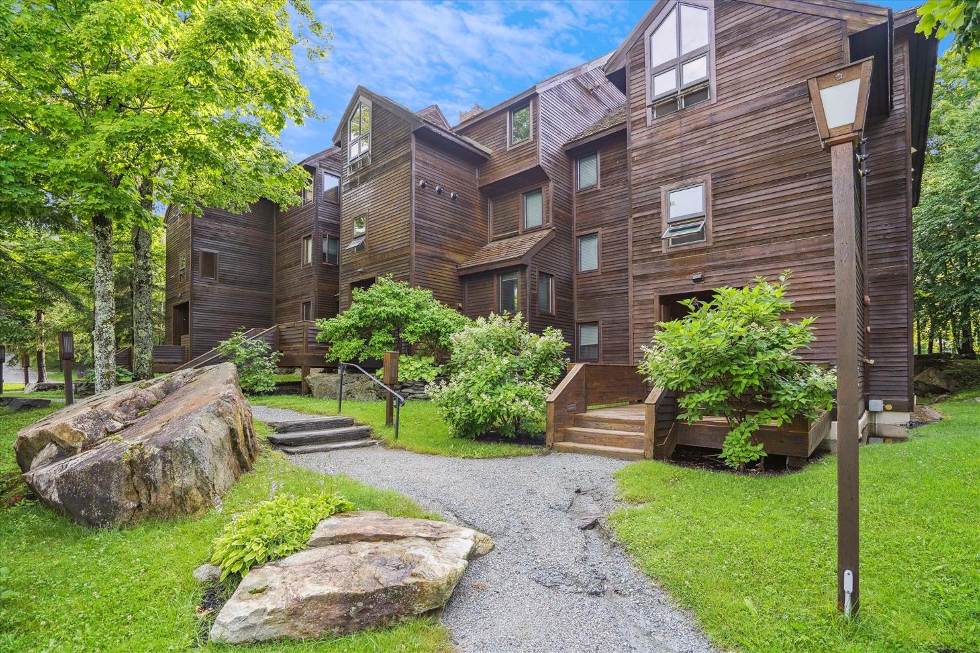 Premier Condo completely renovated Highridge C8