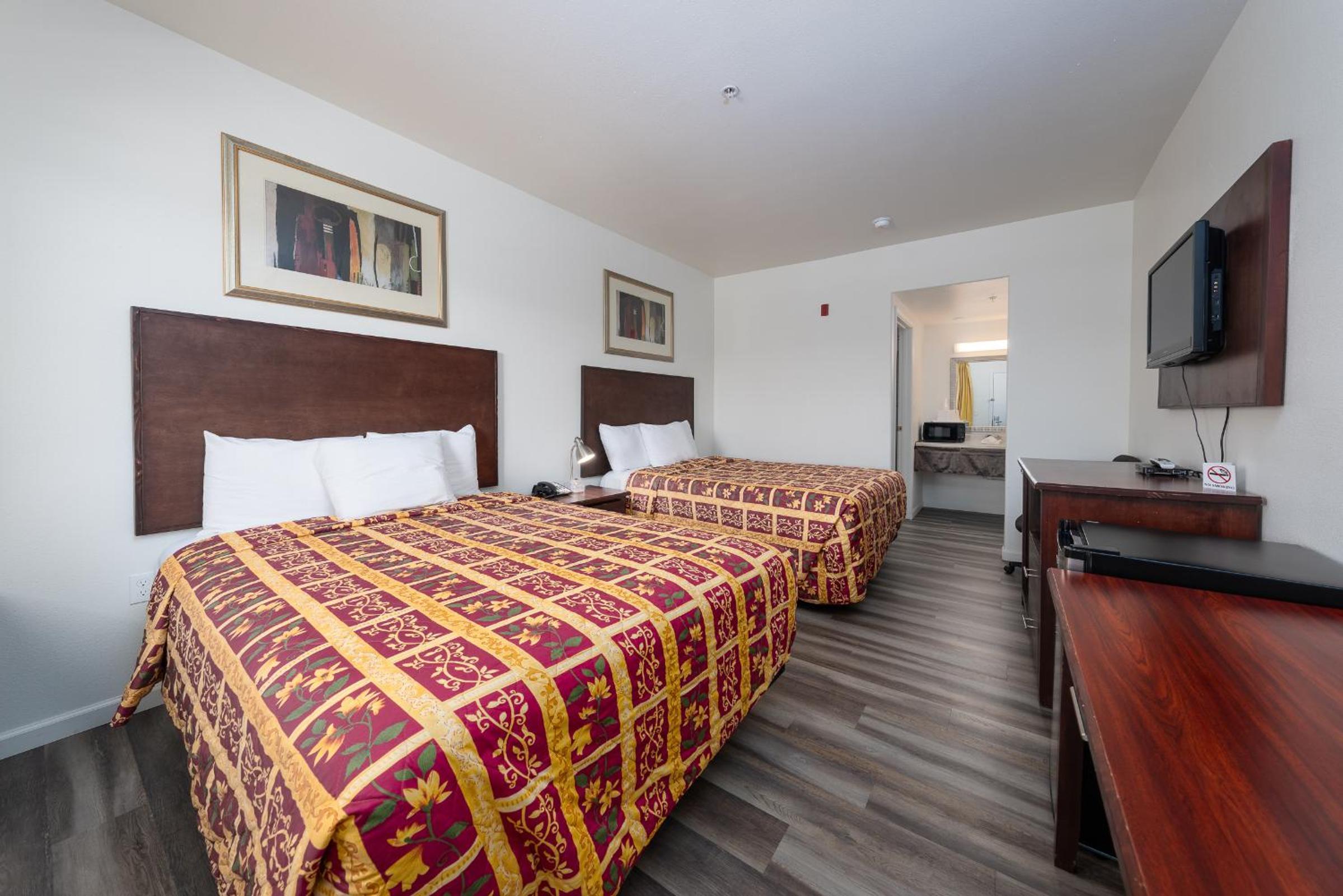 Ridgecrest Vacations - America Inn  Suites - Property Image 6