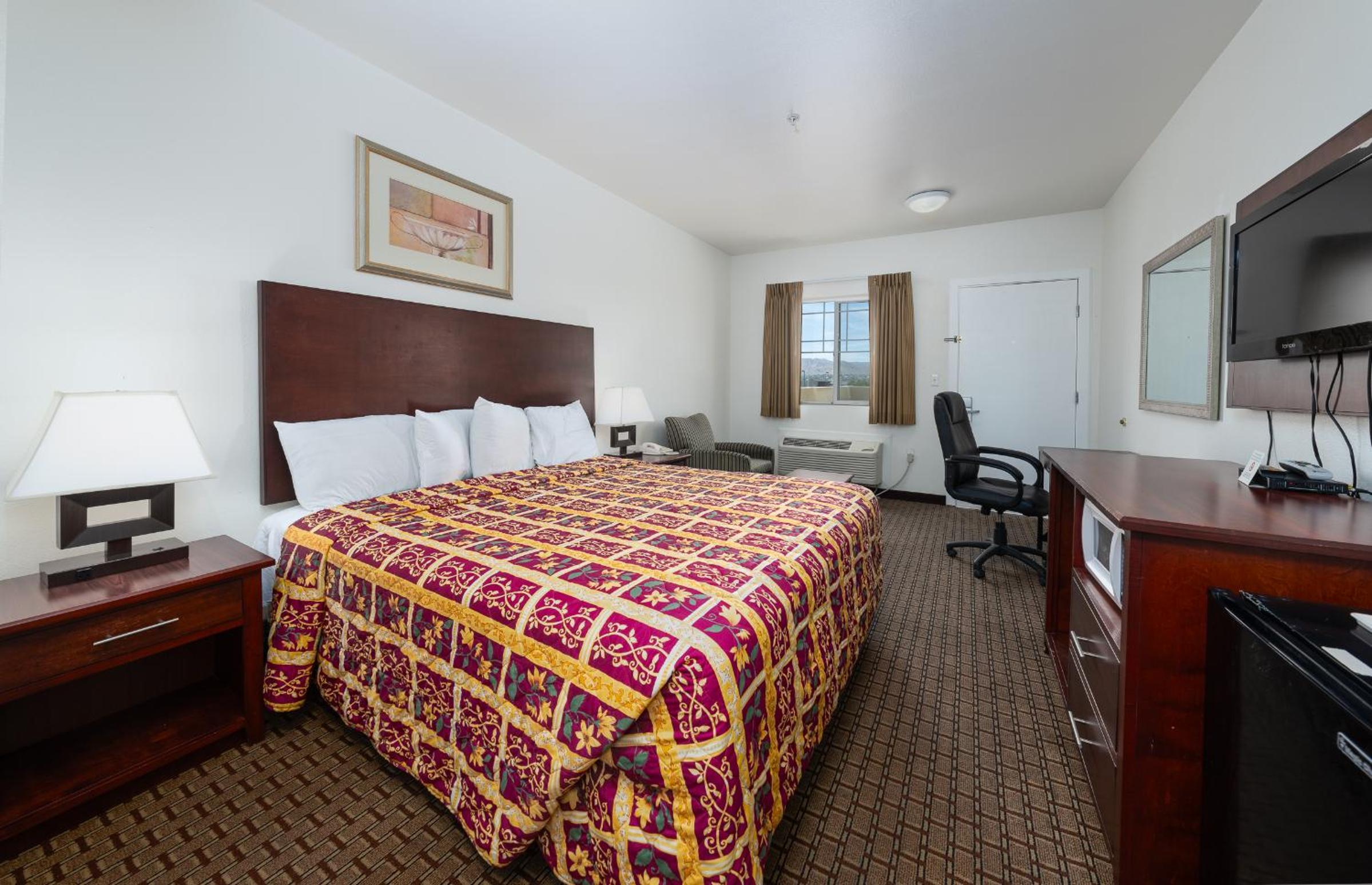 Ridgecrest Vacations - America Inn  Suites - Property Image 7
