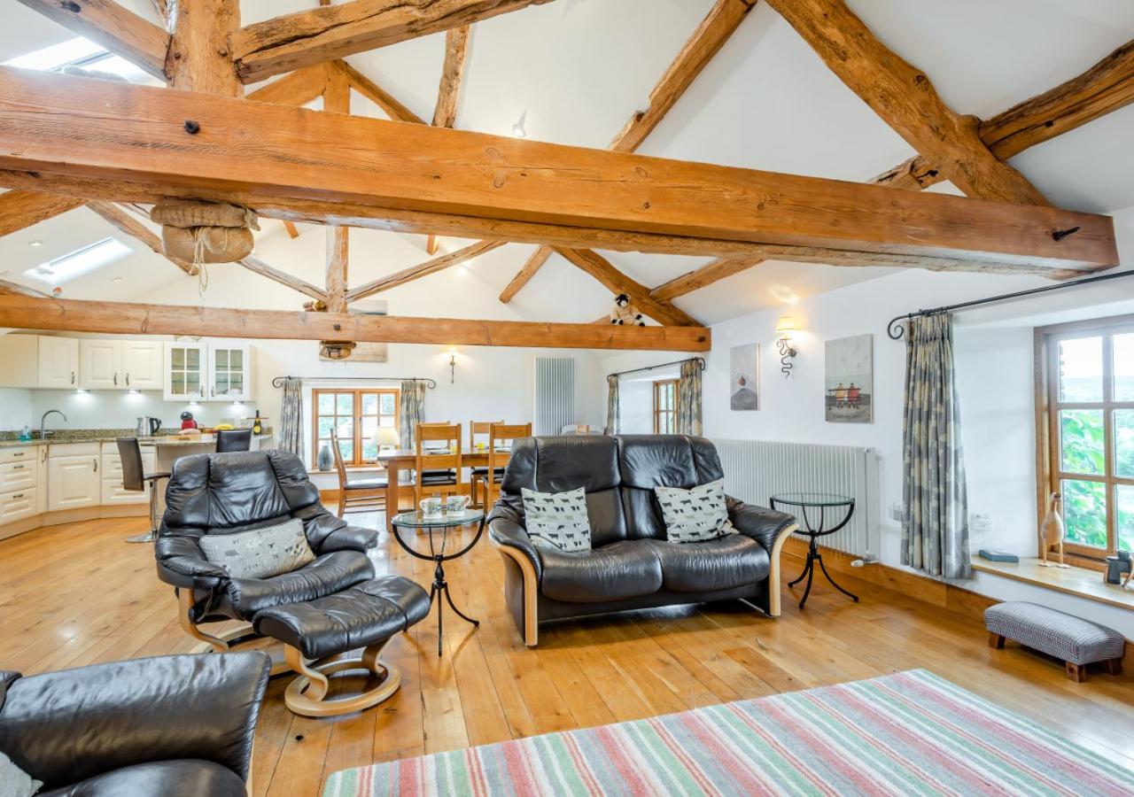 3 Bed in Outgate oc-gl018 view 5