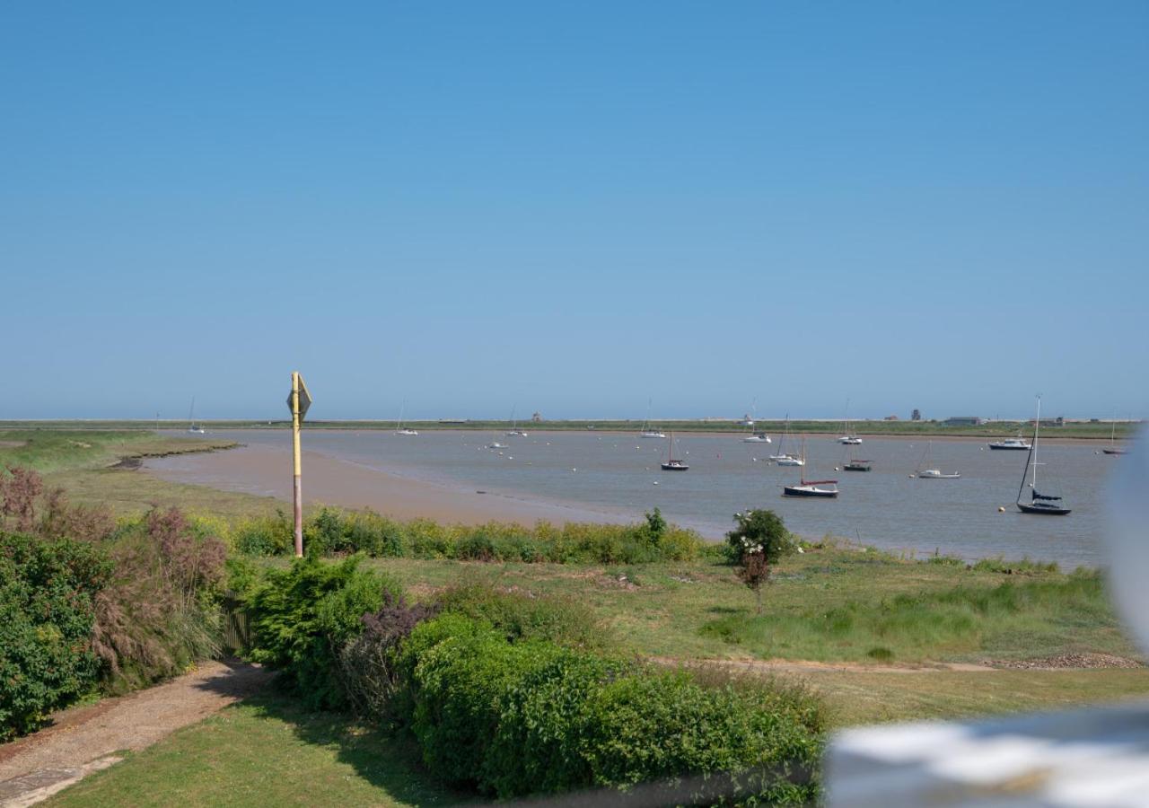 5 Bed in Orford oc-pav