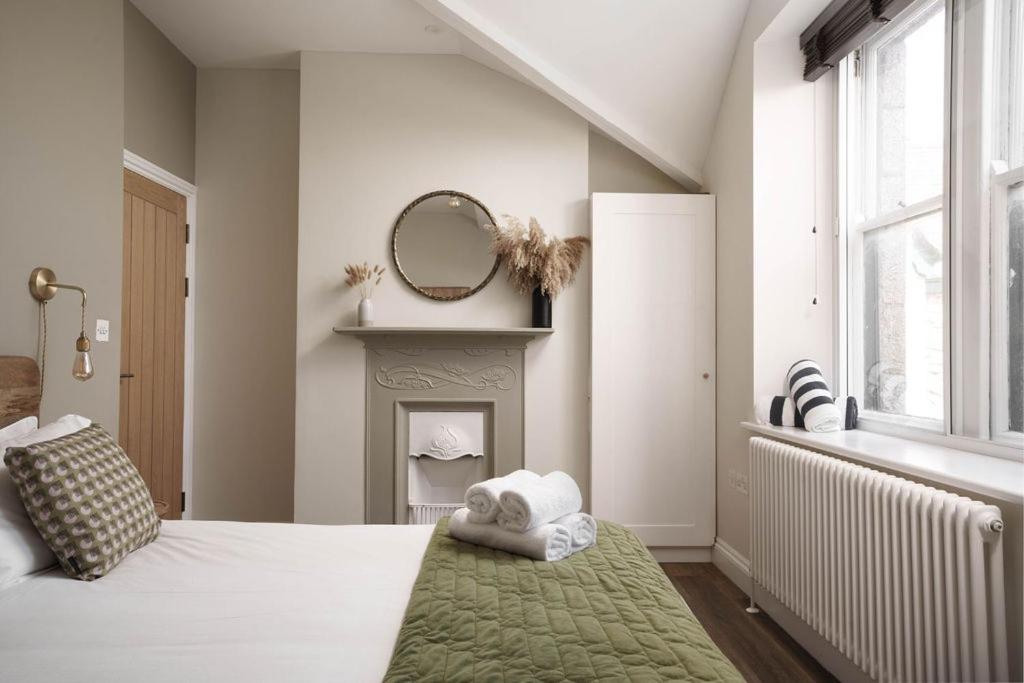 Modern Central one Bedroom Apartment in Penzance view 5