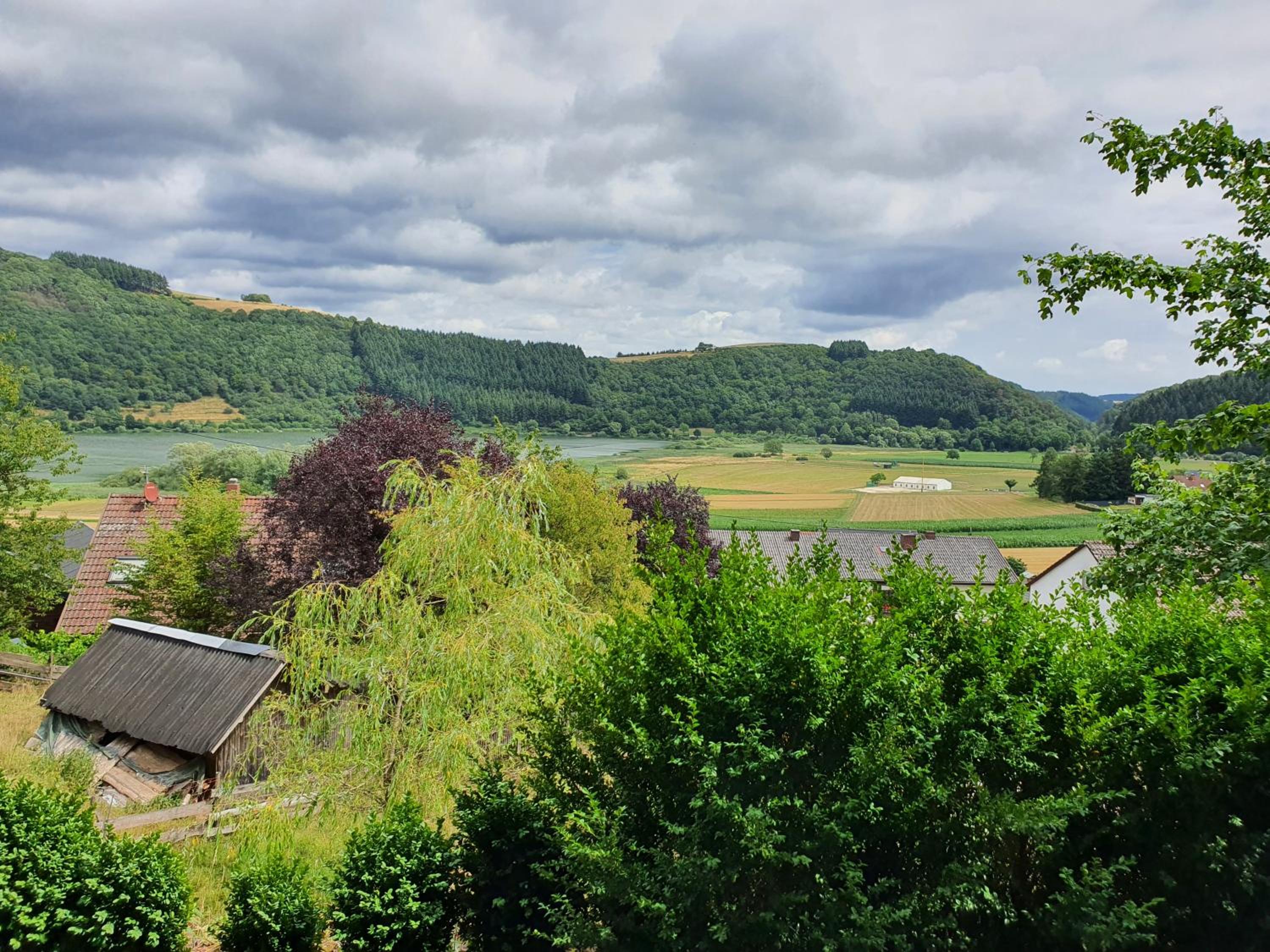 Romantic and Cosy Studio with Lake View in Meerfeld Eifel Region