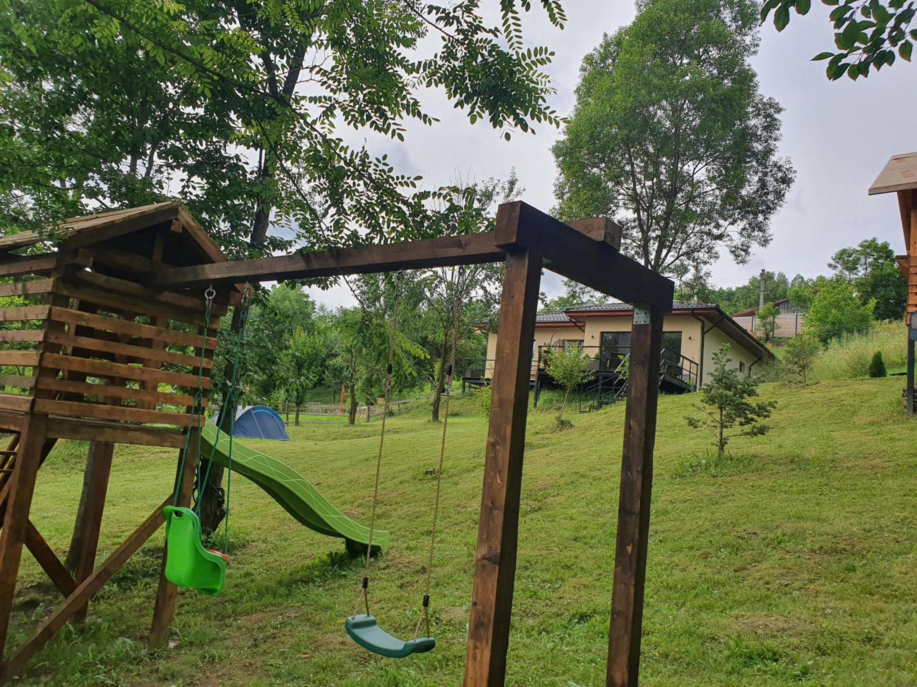 Forest House Doftana