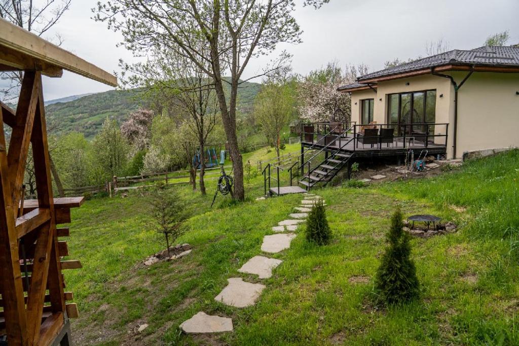Forest House Doftana