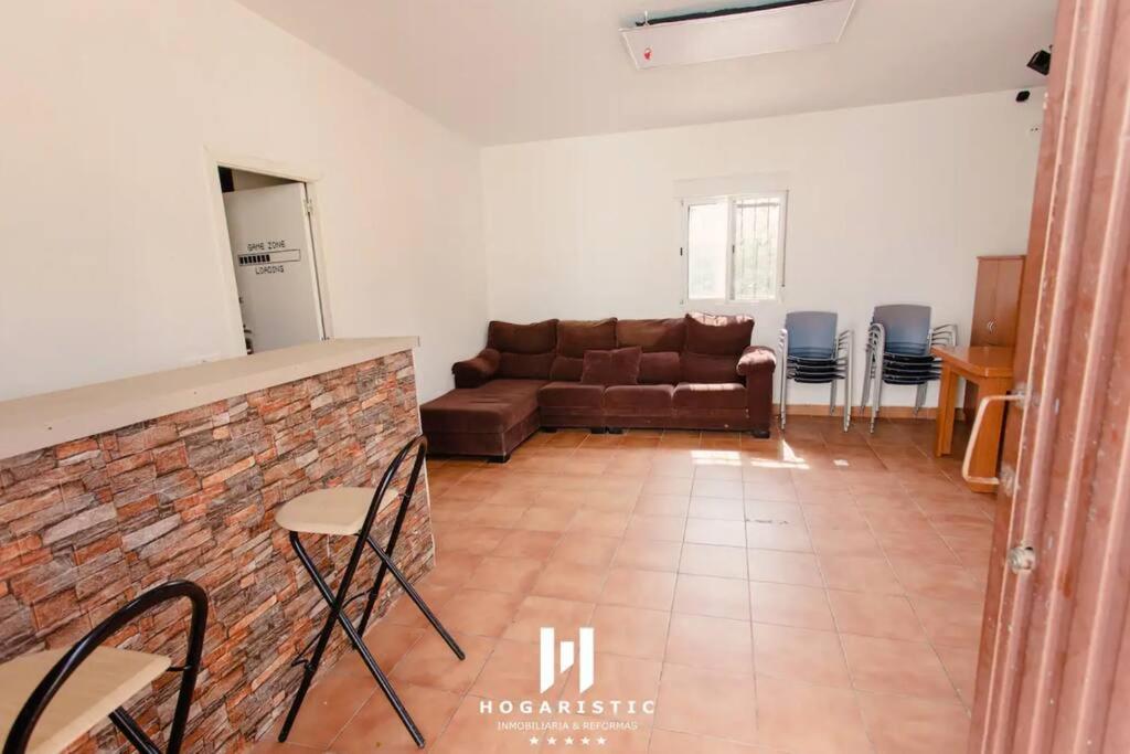VILLA OASIS 19PAX Piscina Bbq view 5