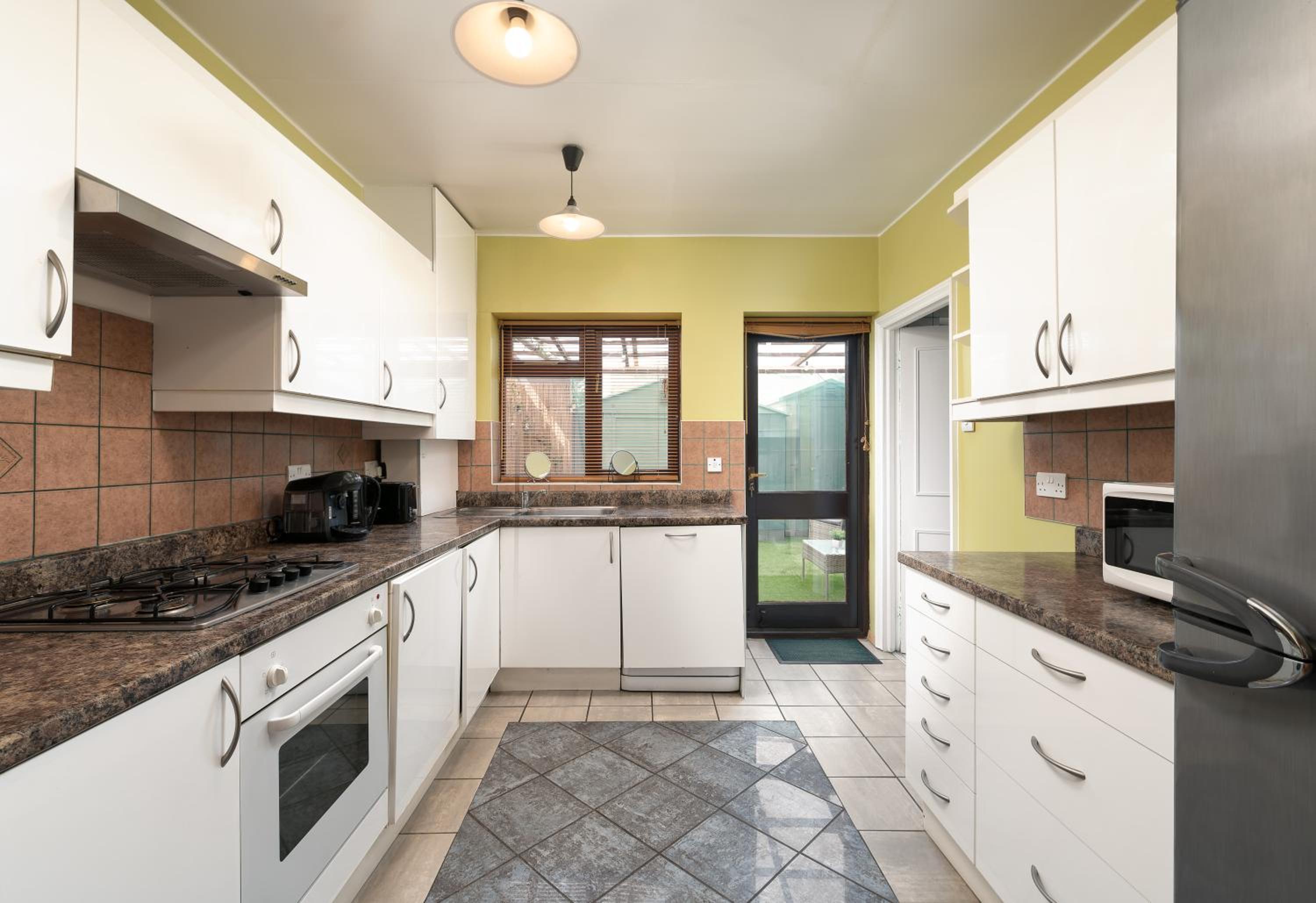 Excel 5min CUSTOM HOUSE STATION parking WIFI sleeps 6