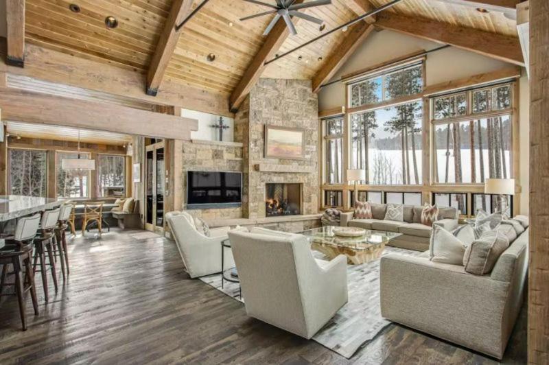 Luxurious 6-Bedroom Ski-In-Ski-Out Home, Very Spacious, With Private Hot Tub And Game Room, view 2