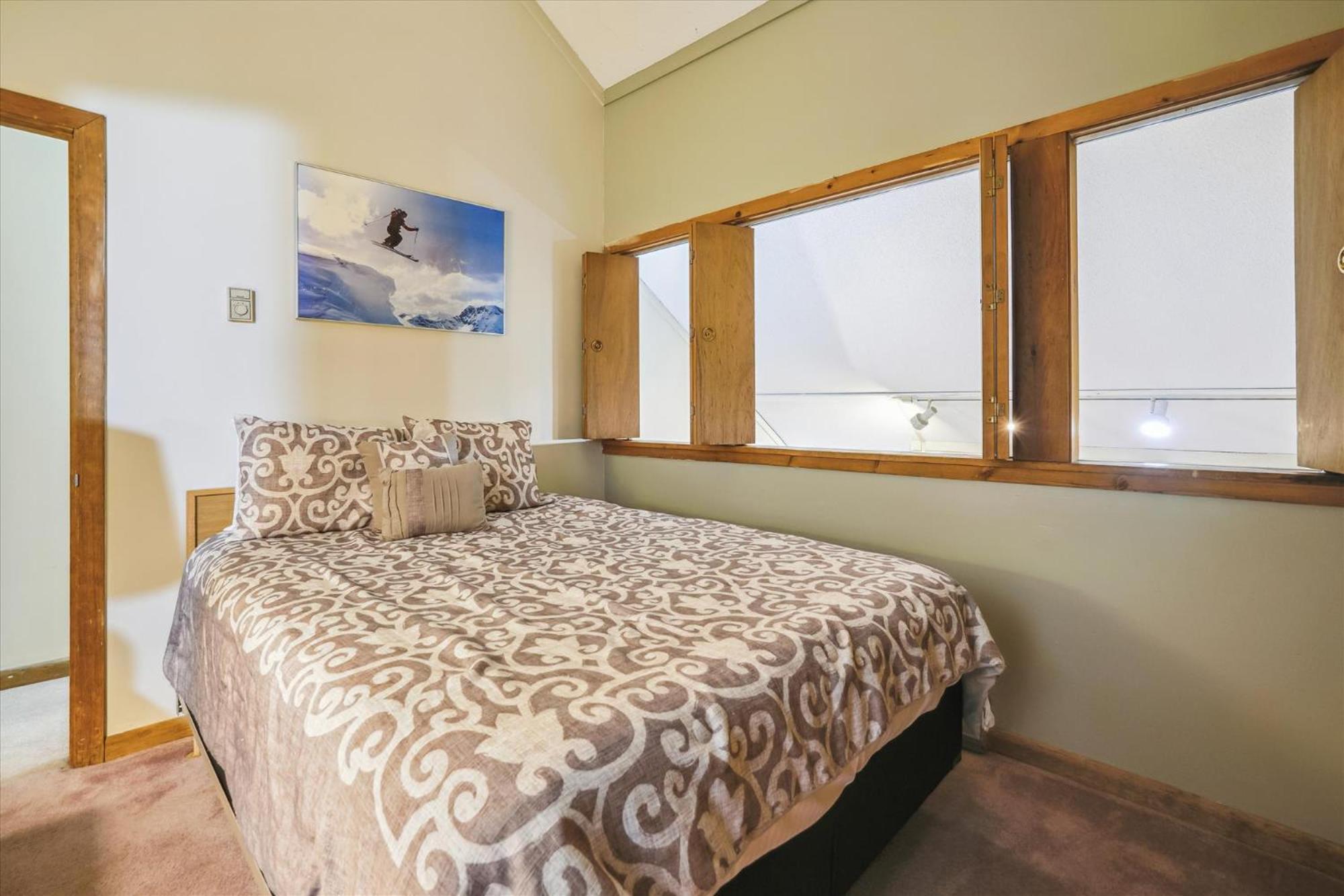 Whiffletree E8 3-Bedroom Condo with Ski Access, Shuttle, and Fireplace view 4