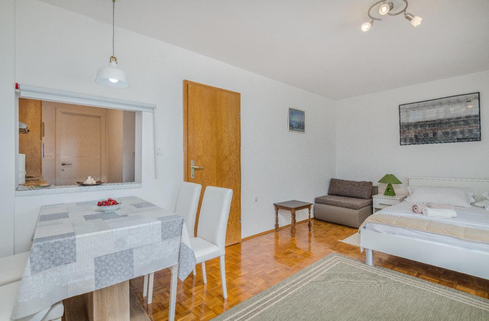 Apartmani Nada