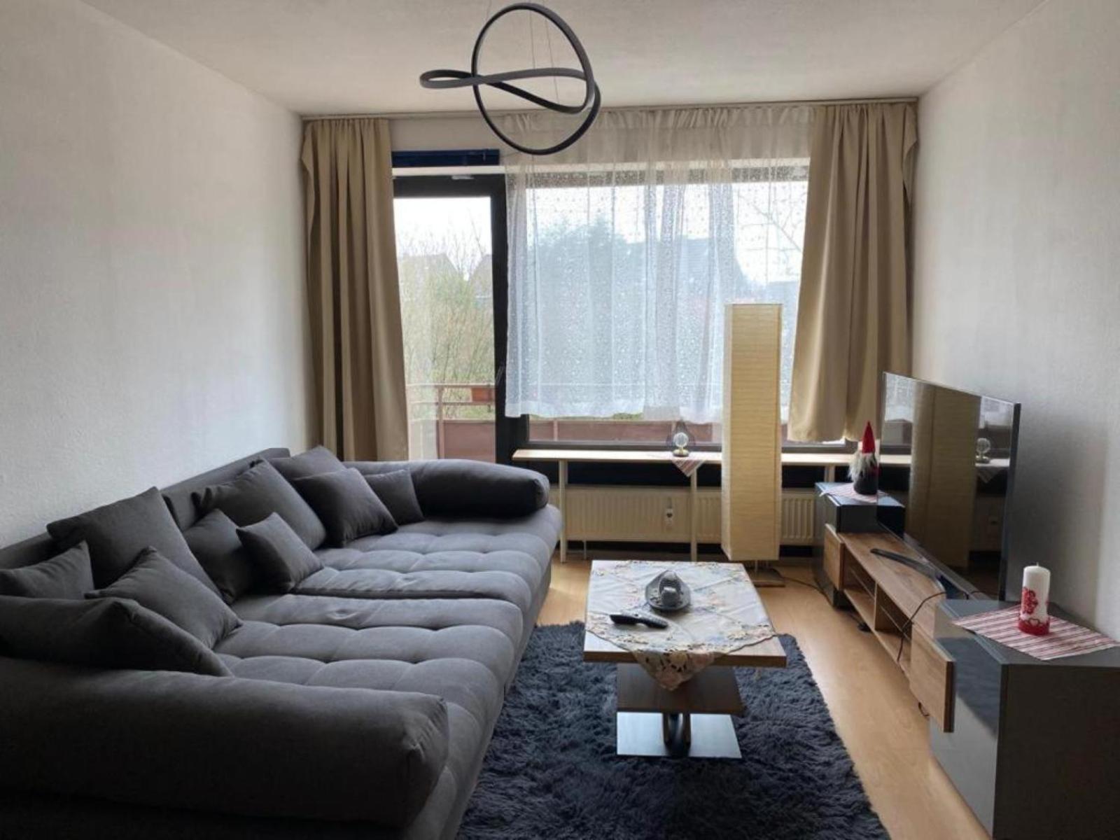 Schöne, möblierte Wohnung mit Balkon und Tiefgarage