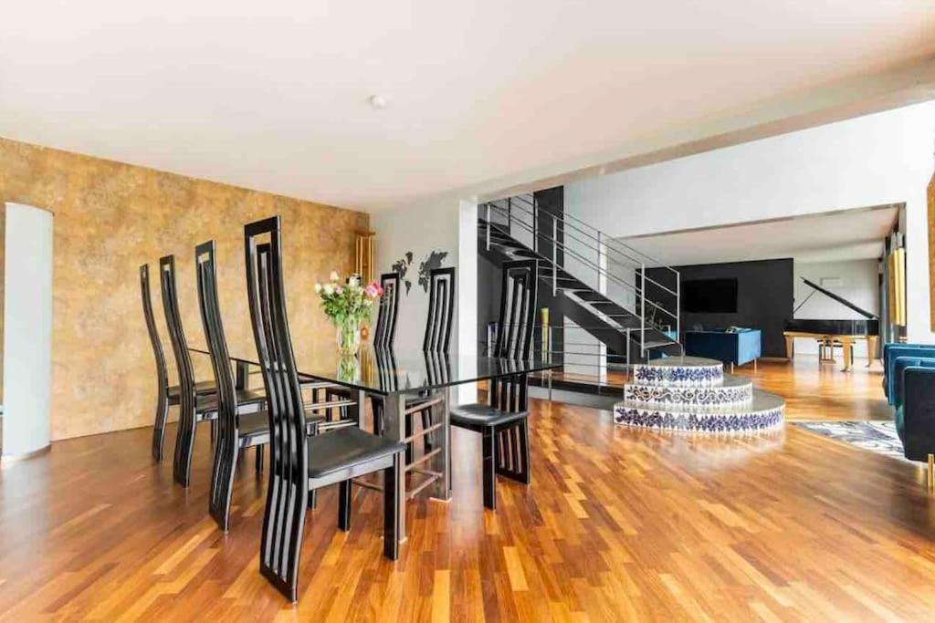 Luxury Villa close to Zürich /View/Sauna/Garden