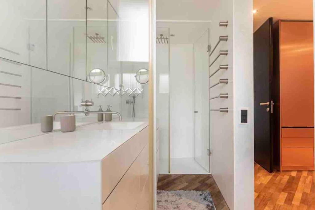 Luxury Villa close to Zürich /View/Sauna/Garden
