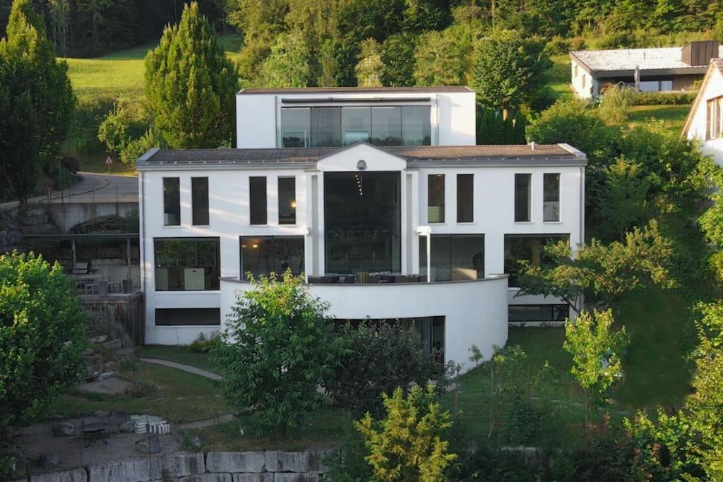 Luxury Villa close to Zürich /View/Sauna/Garden
