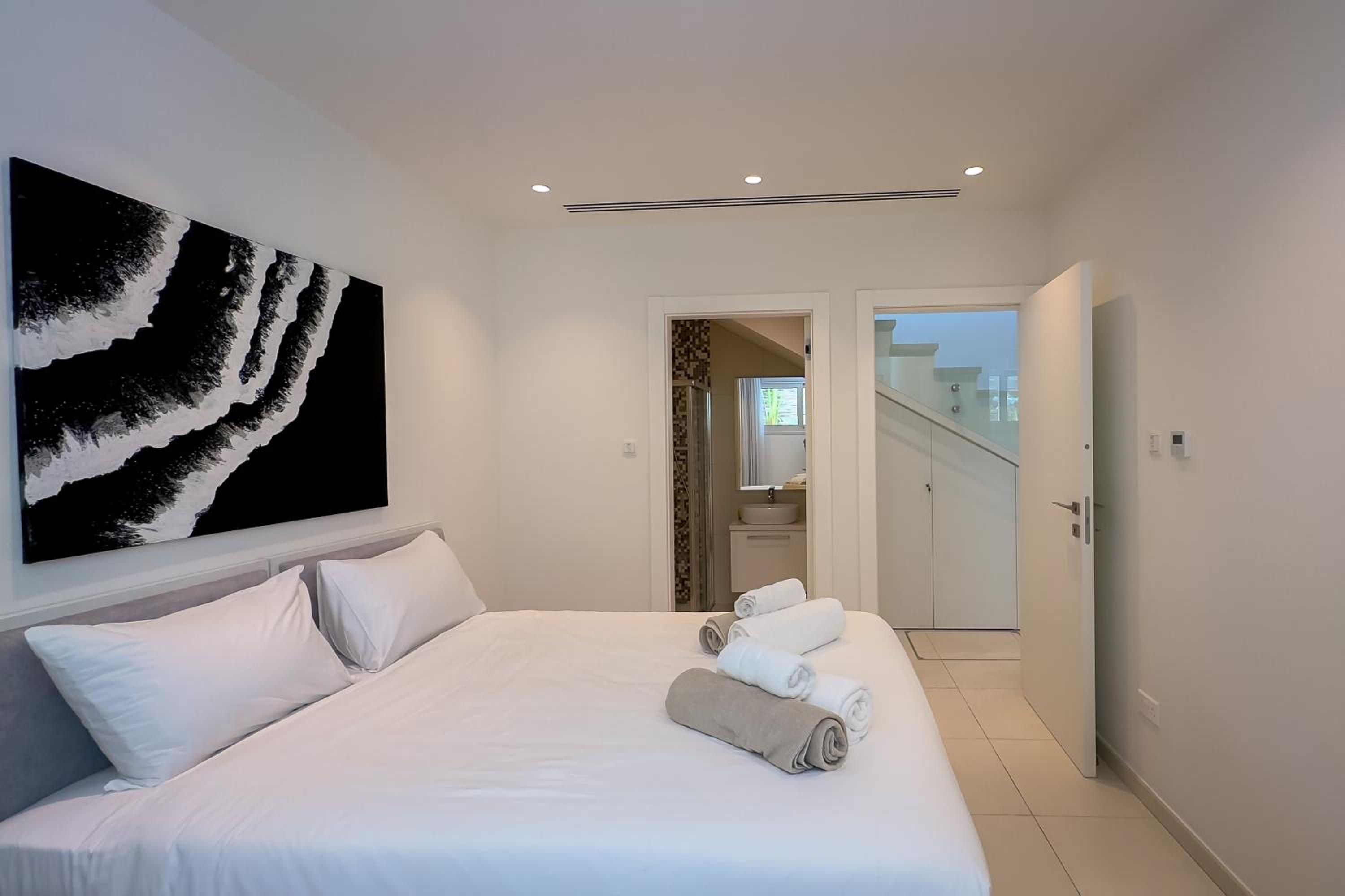 City Napa Seaview Villas