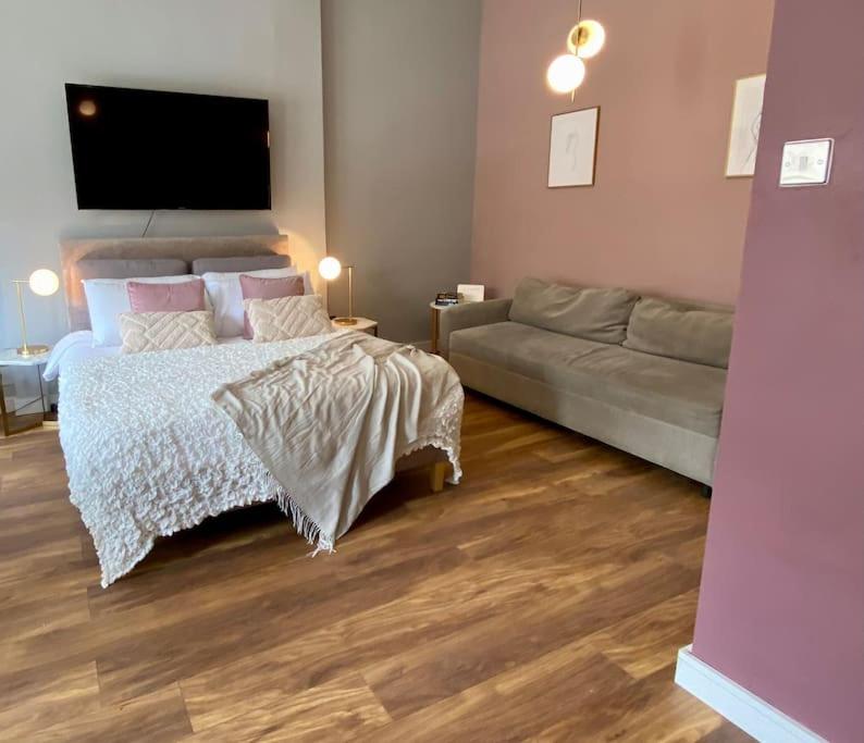 Studio for 3 near Regents Park n5