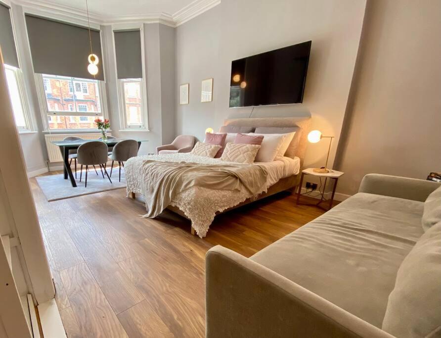 Studio for 3 near Regents Park n5