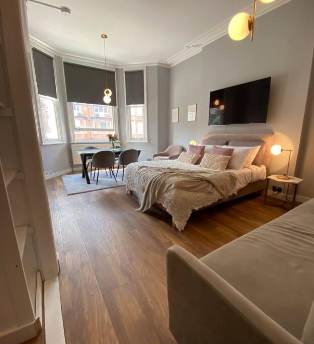 Studio for 3 near Regents Park n5