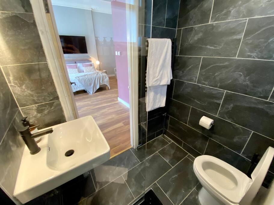 Studio for 3 near Regents Park n5