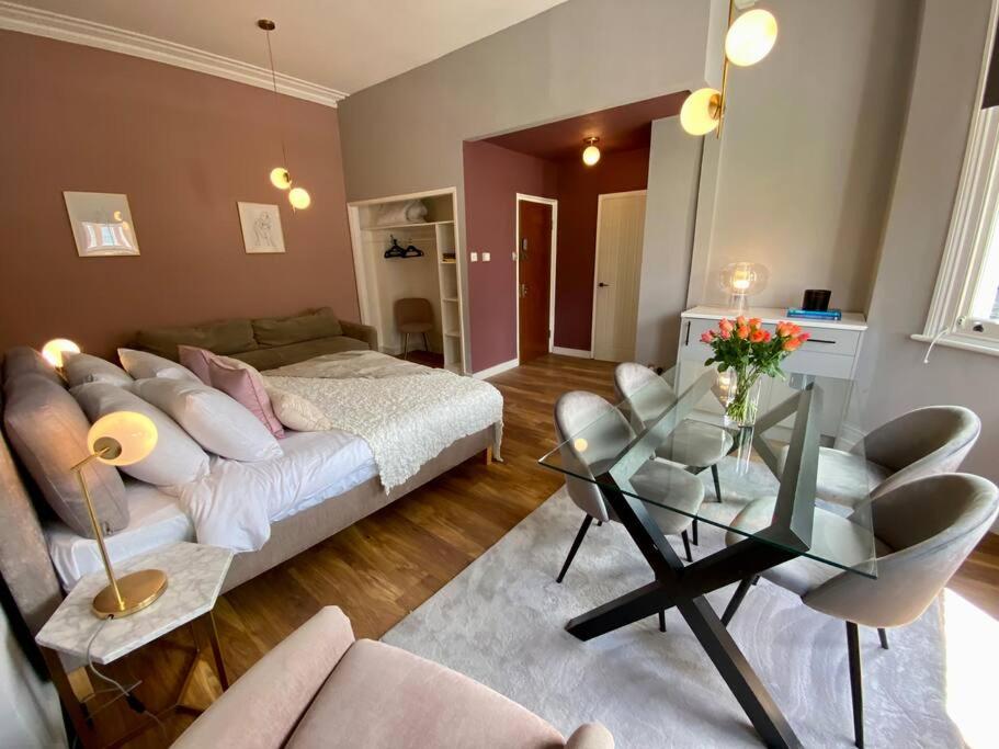 Studio for 3 near Regents Park n5