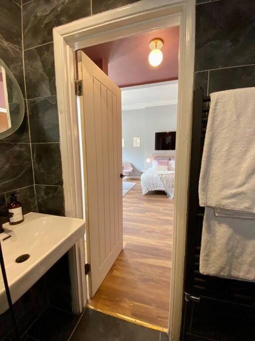 Studio for 3 near Regents Park n5