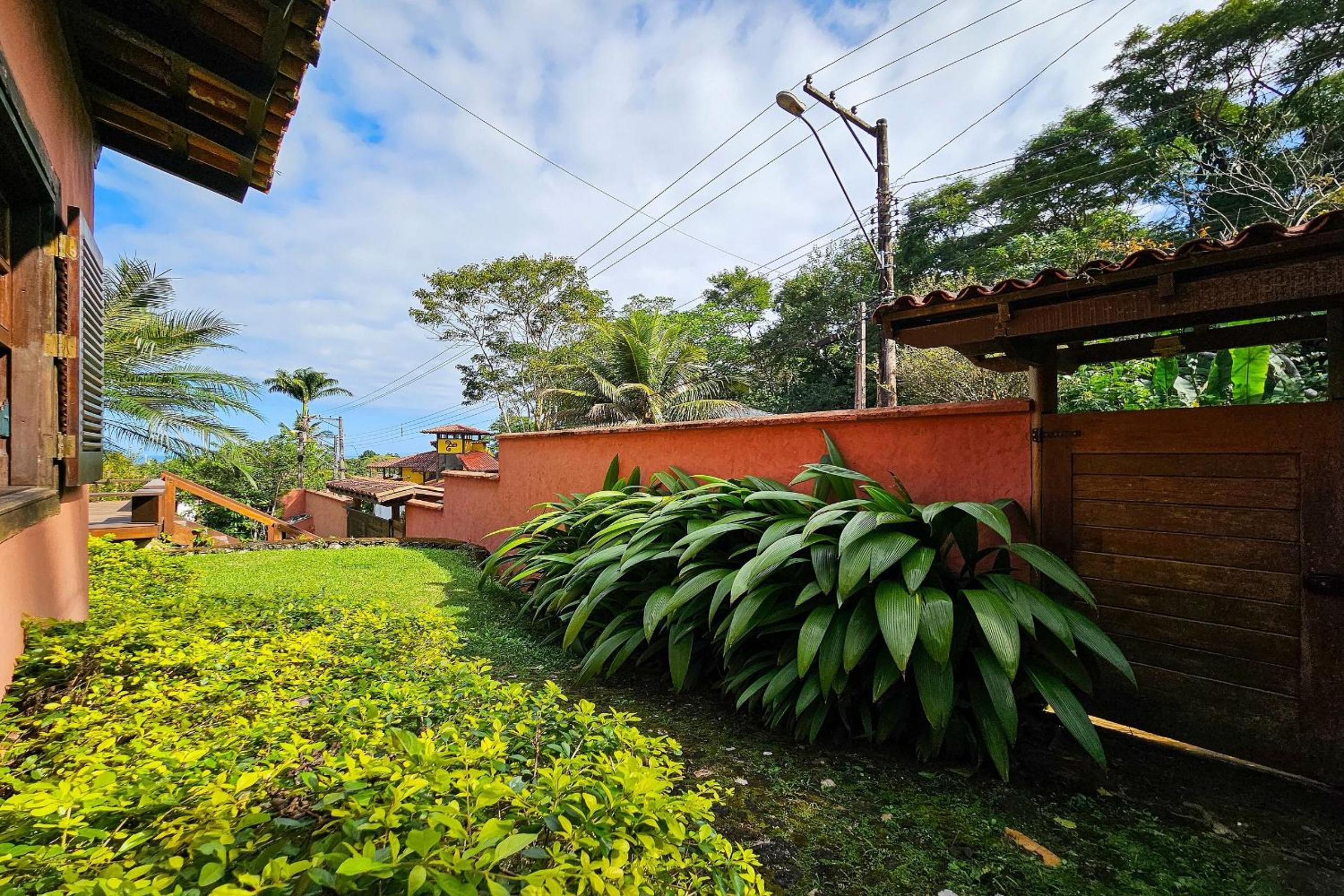 Casa com churrasqueira perto da praia de Maresias