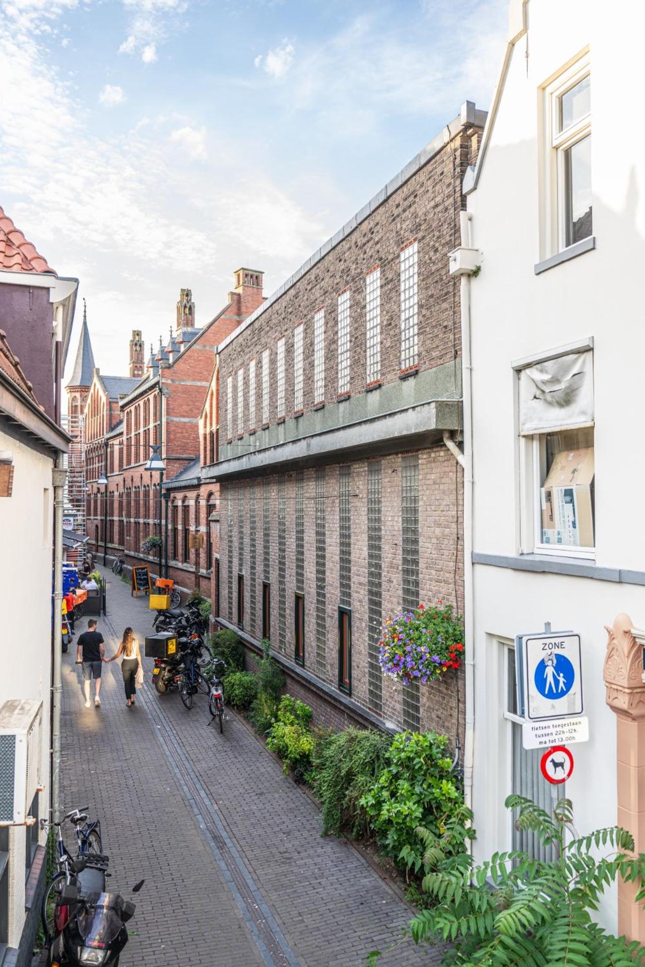 Hostel het Archief view 2