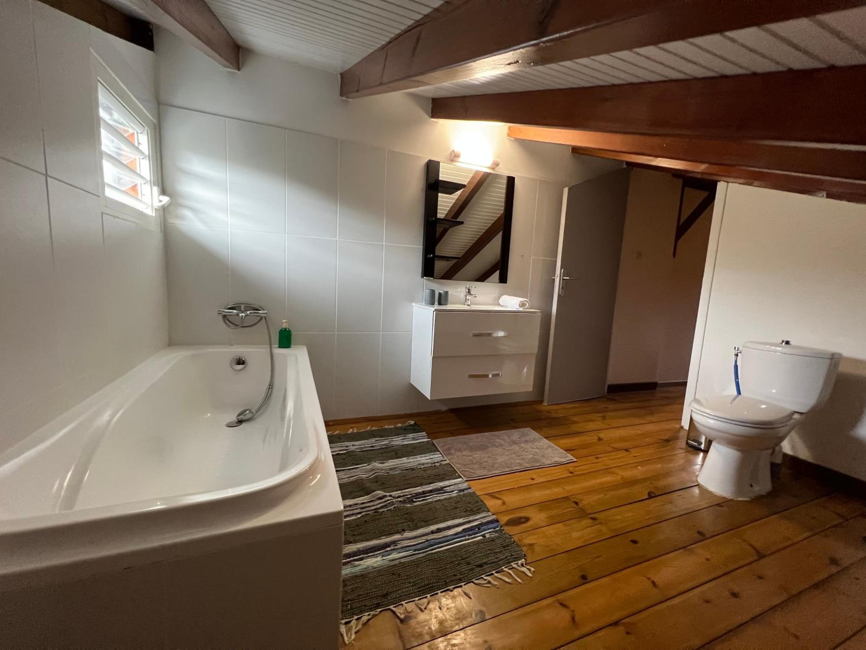 Villa au calme avec Jacuzzi, Villa Le Boursoie view 3