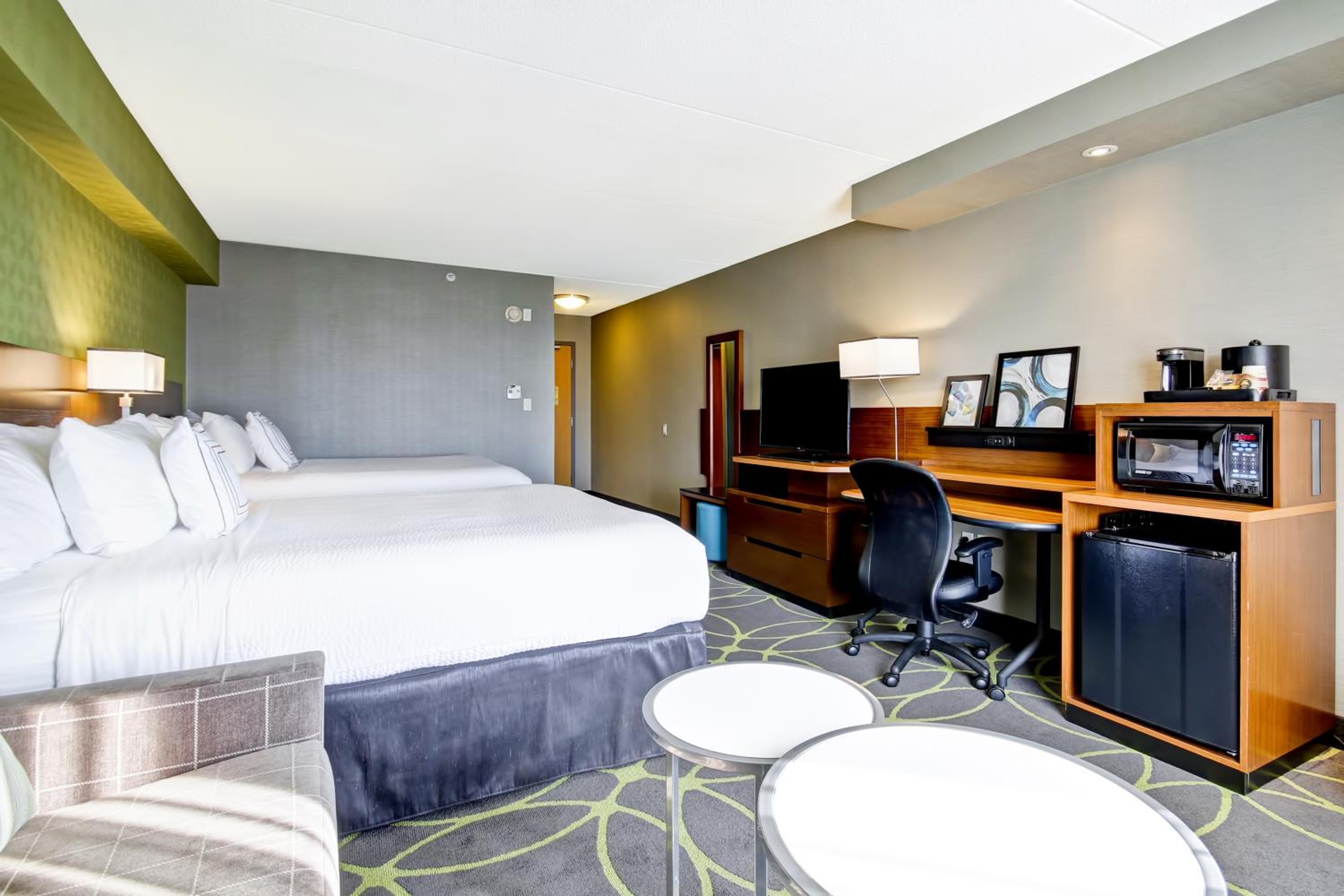 Guelph Vacations - Fairfield Inn  Suites by Marriott Guelph - Property Image 5