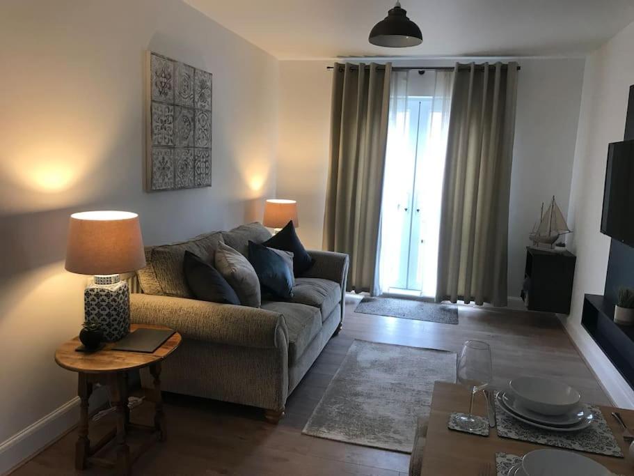 2 Bed Apartment - Near to Sherwood Forest view 4