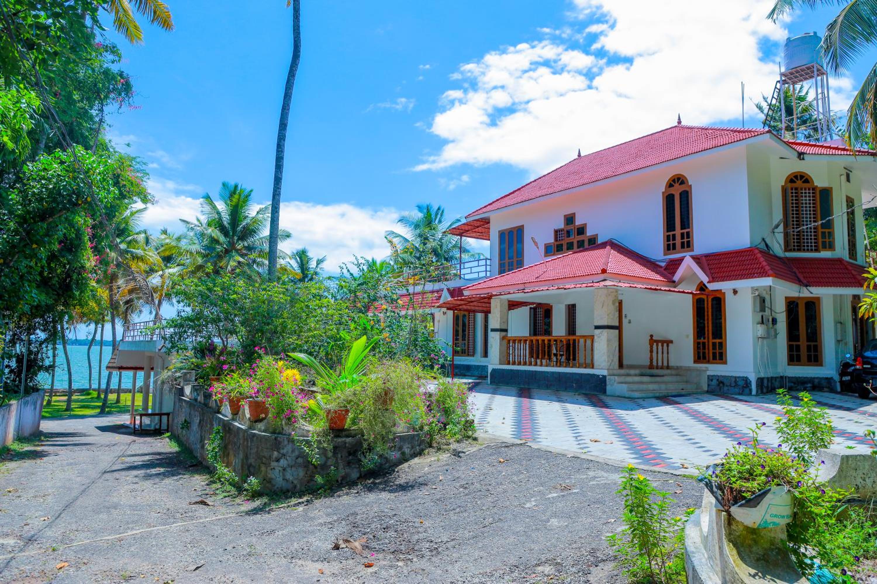 Ashirvad Homestay, Ashtamudi Lake, Kollam view 2